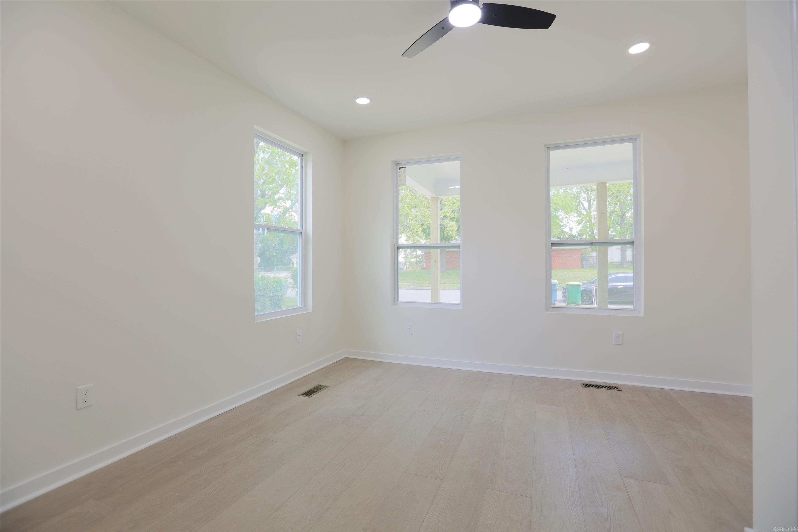 1006 Cross Street Property Photo 33