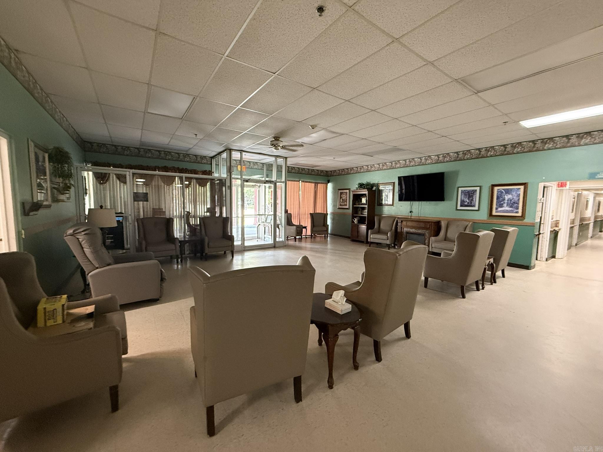 110 W 13 Th Street Property Photo 7