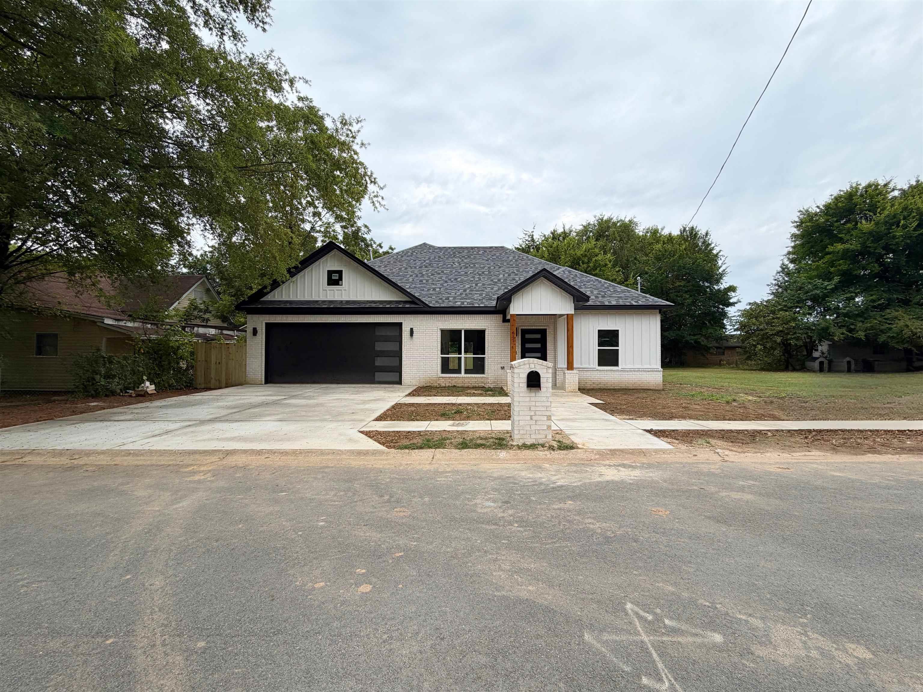 611 1/2 Walnut Street