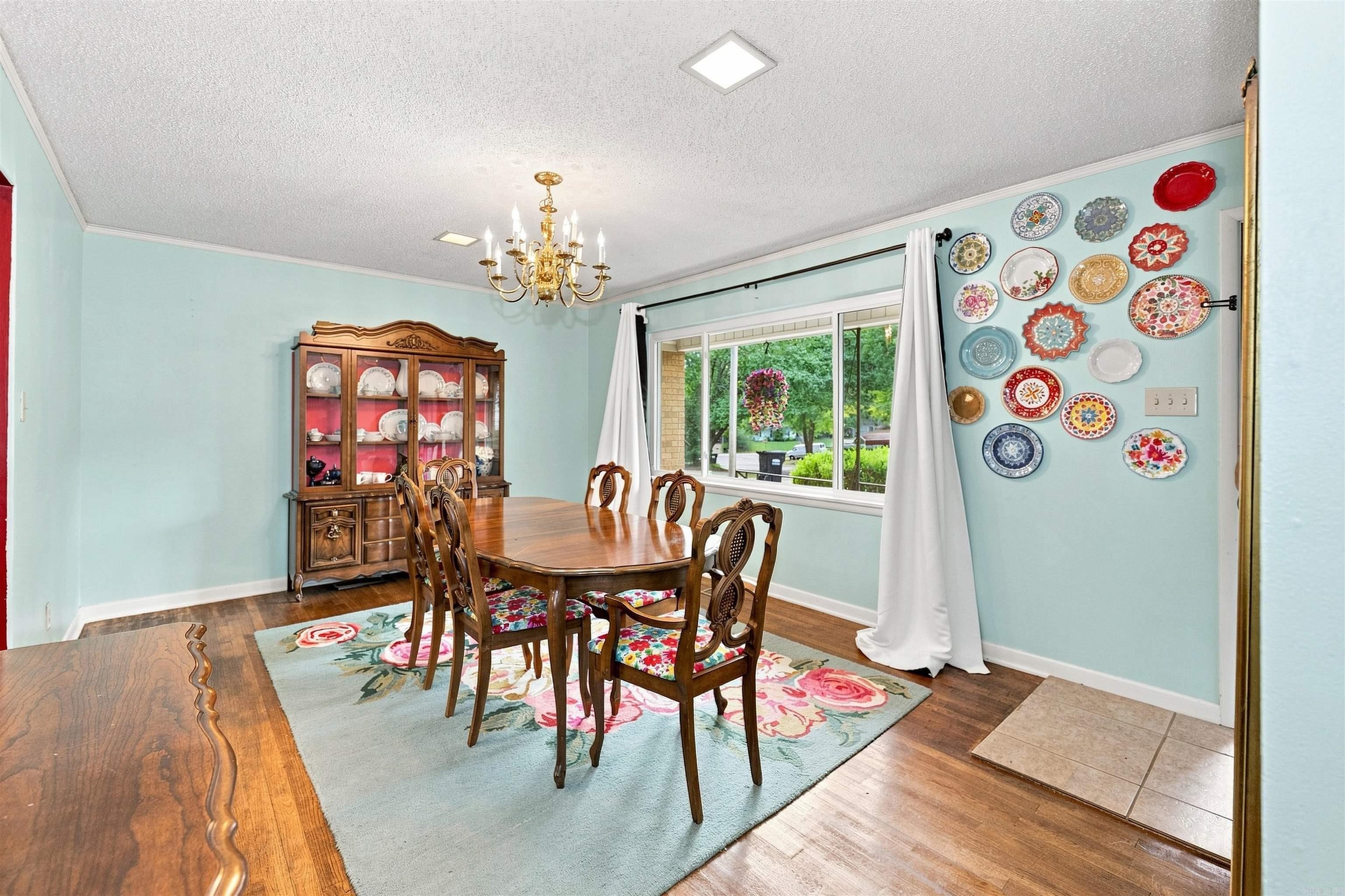 705 Oakwood Drive Property Photo 4