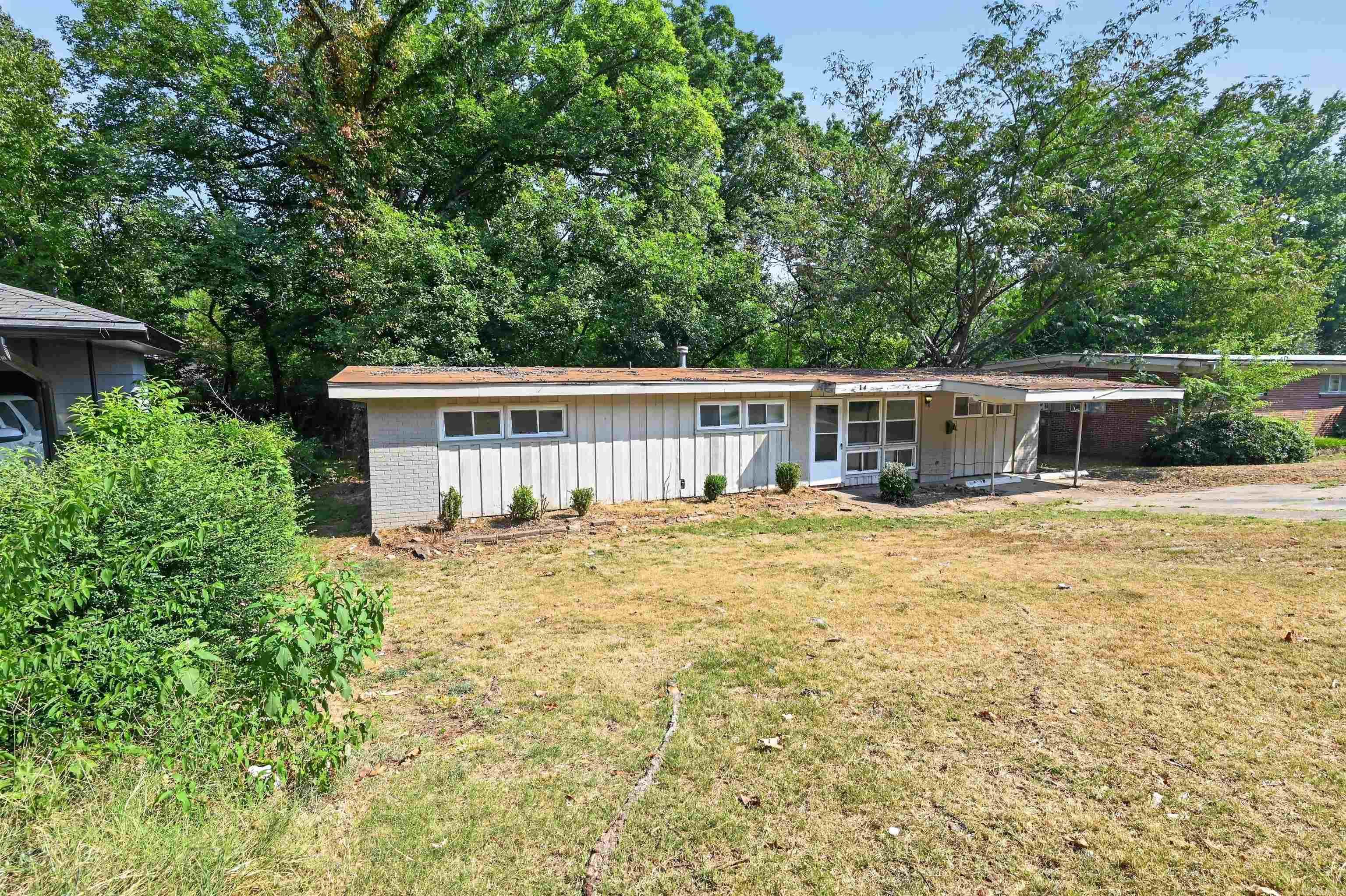 14 Greenway Drive Property Photo 2