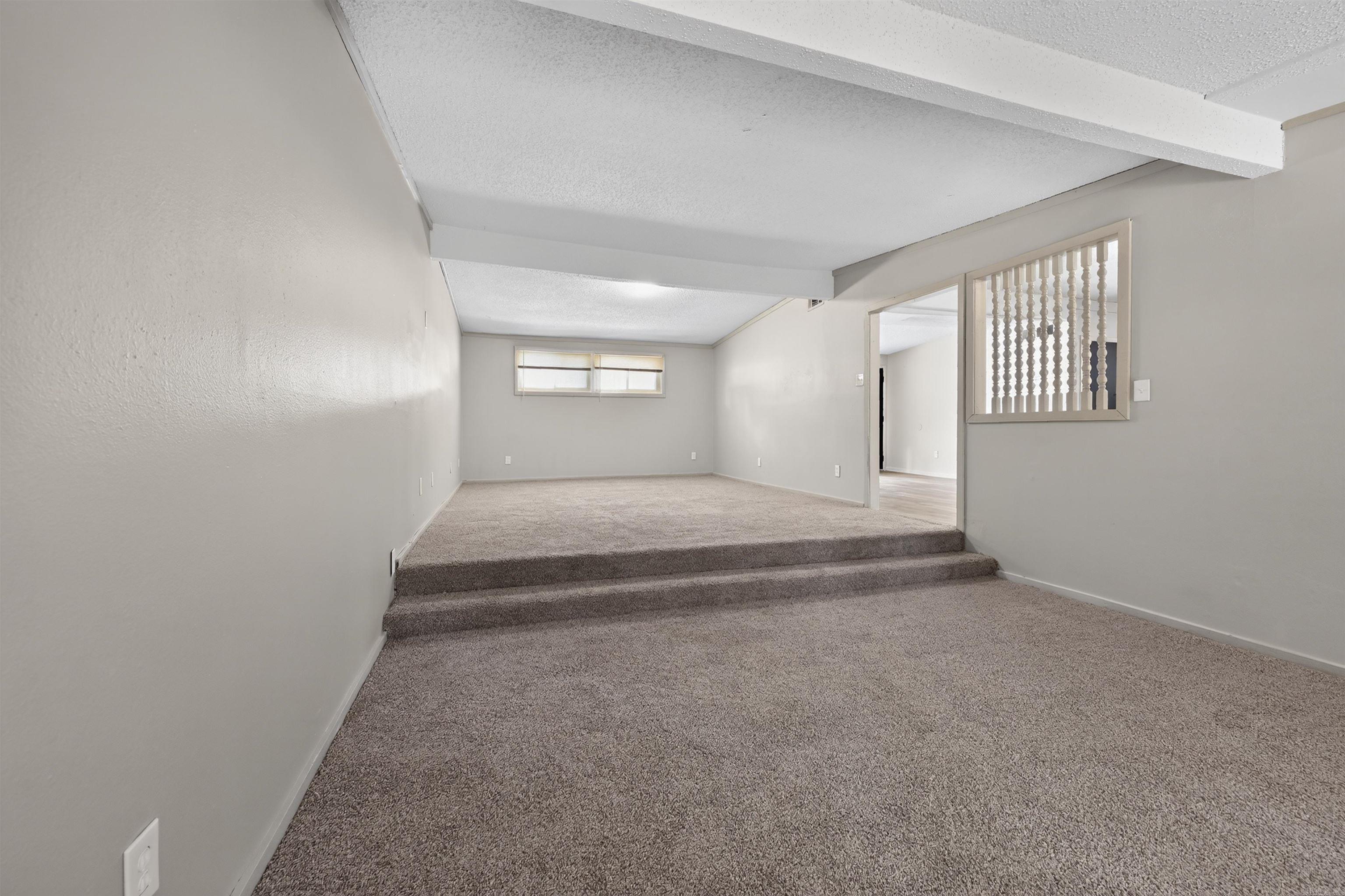 14 Greenway Drive Property Photo 5
