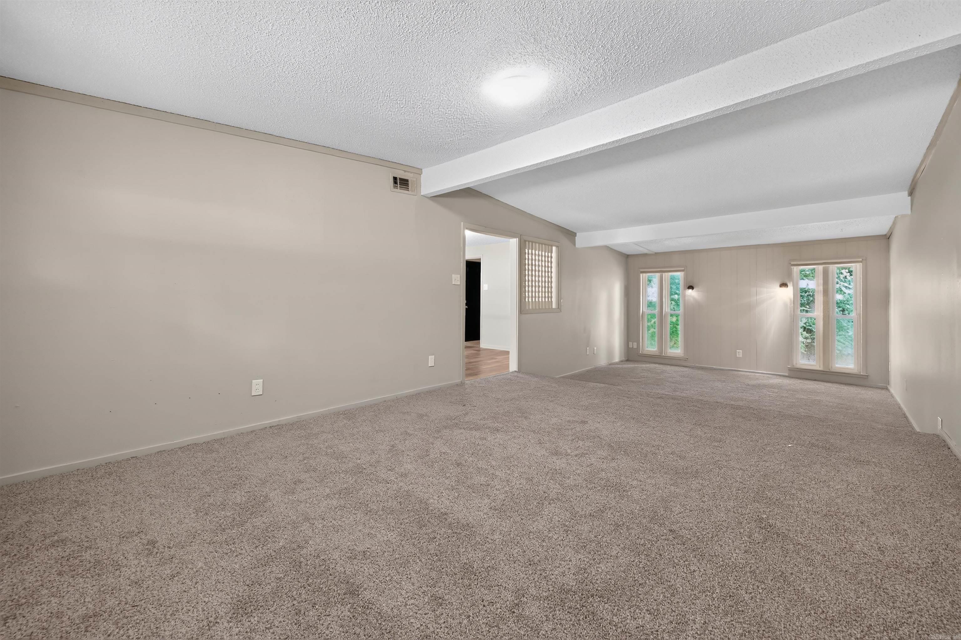 14 Greenway Drive Property Photo 7