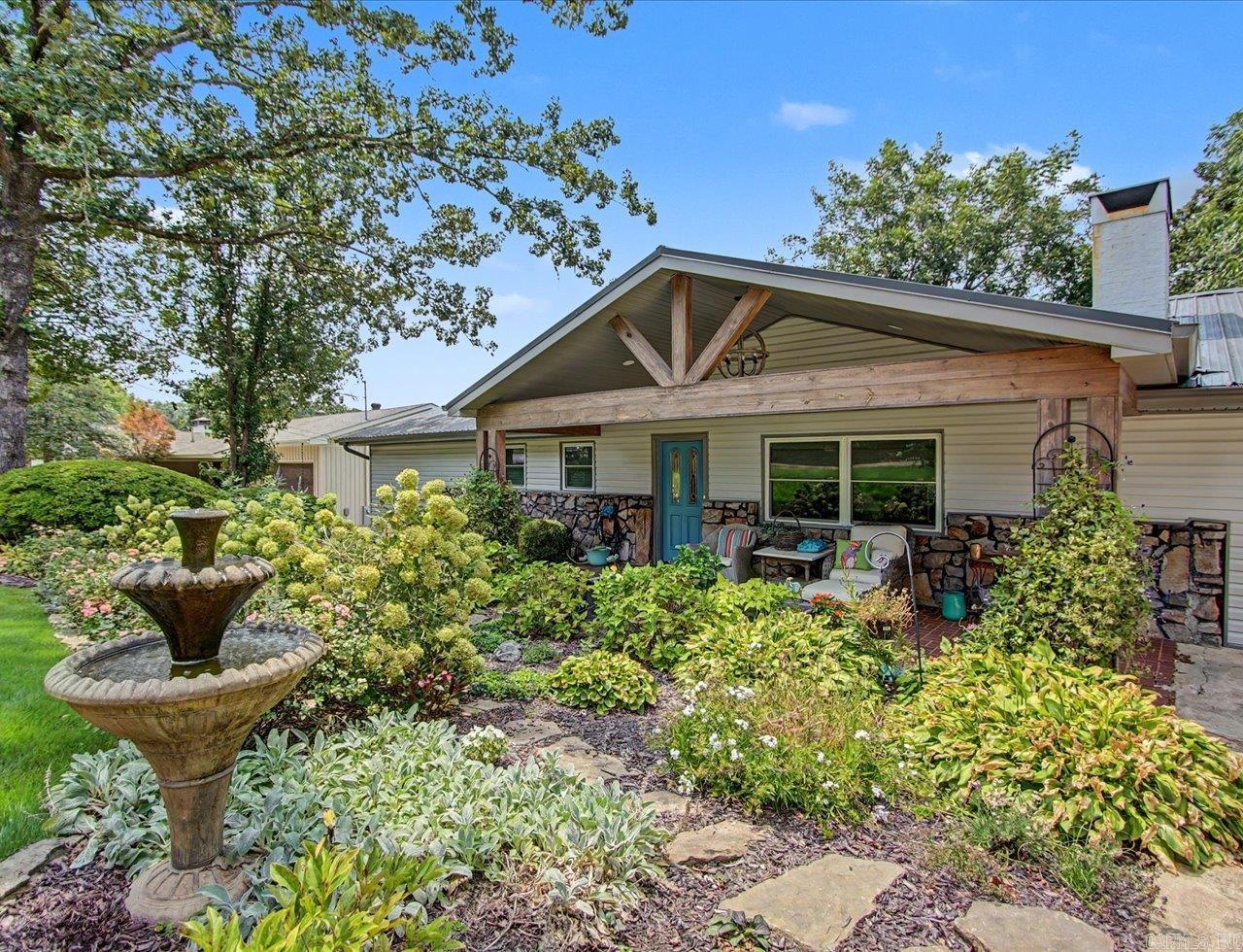 116 Pineknoll Point Property Photo 3