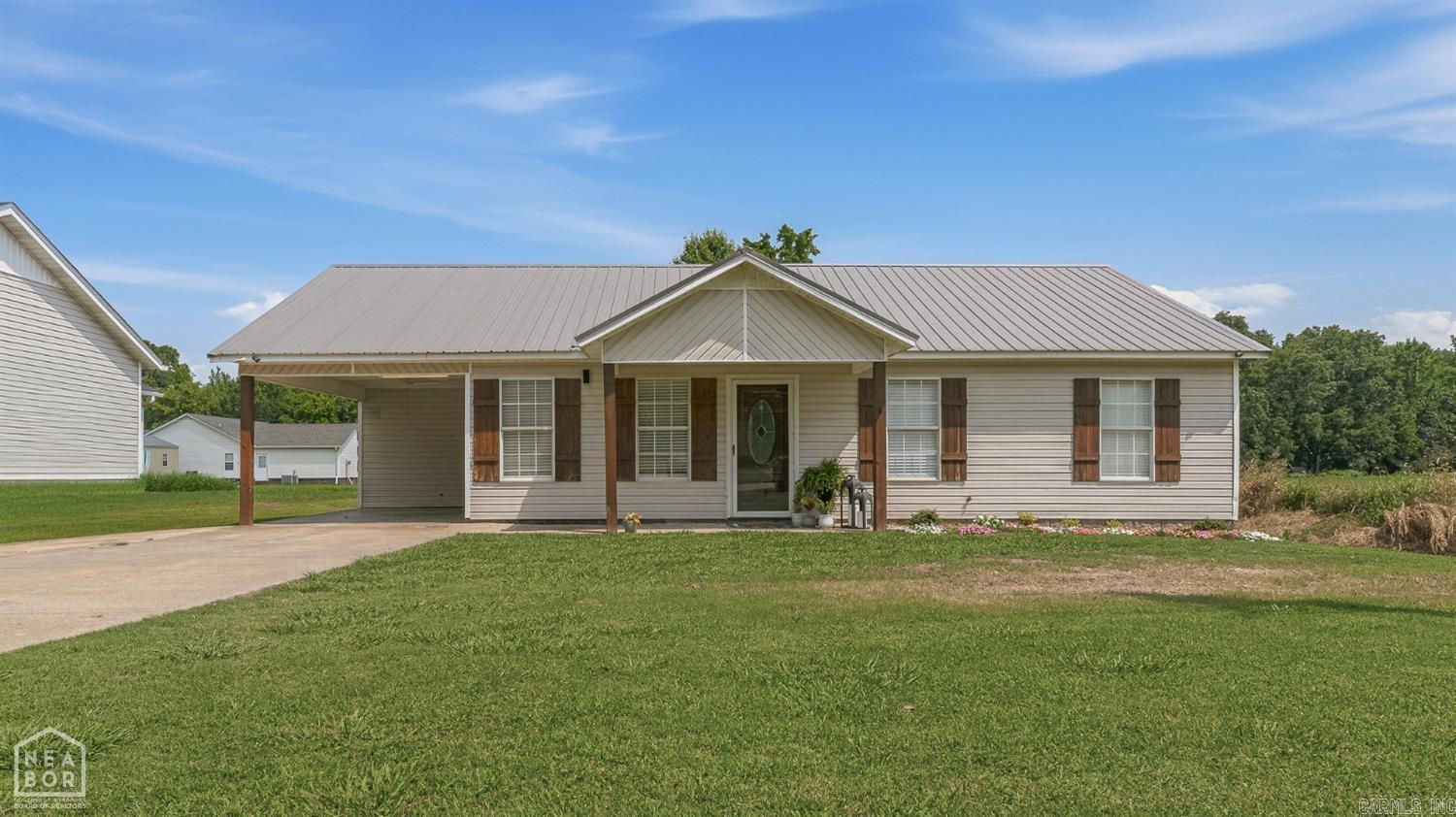 1101 Roberts Drive Property Photo 2