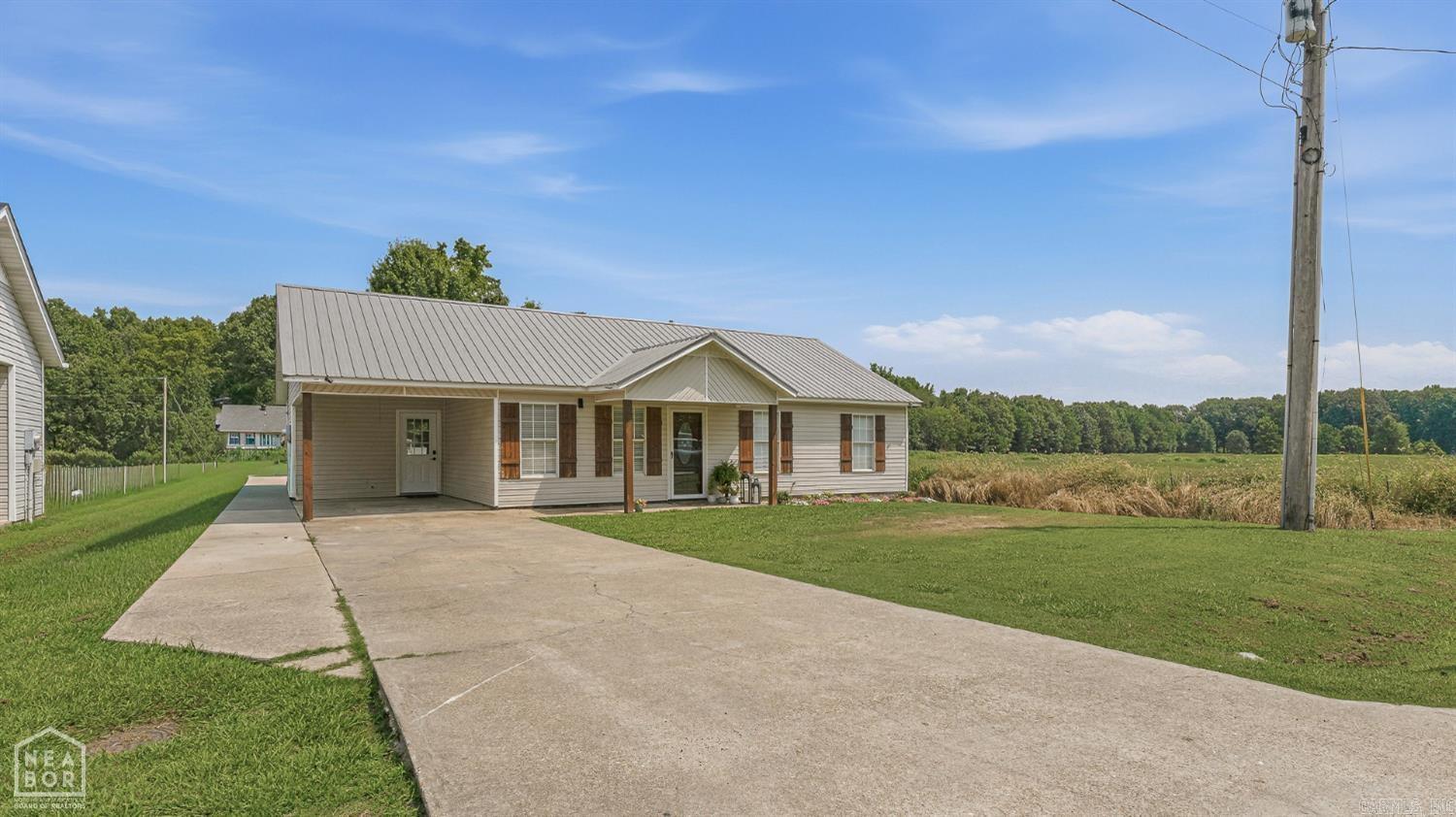 1101 Roberts Drive Property Photo 3