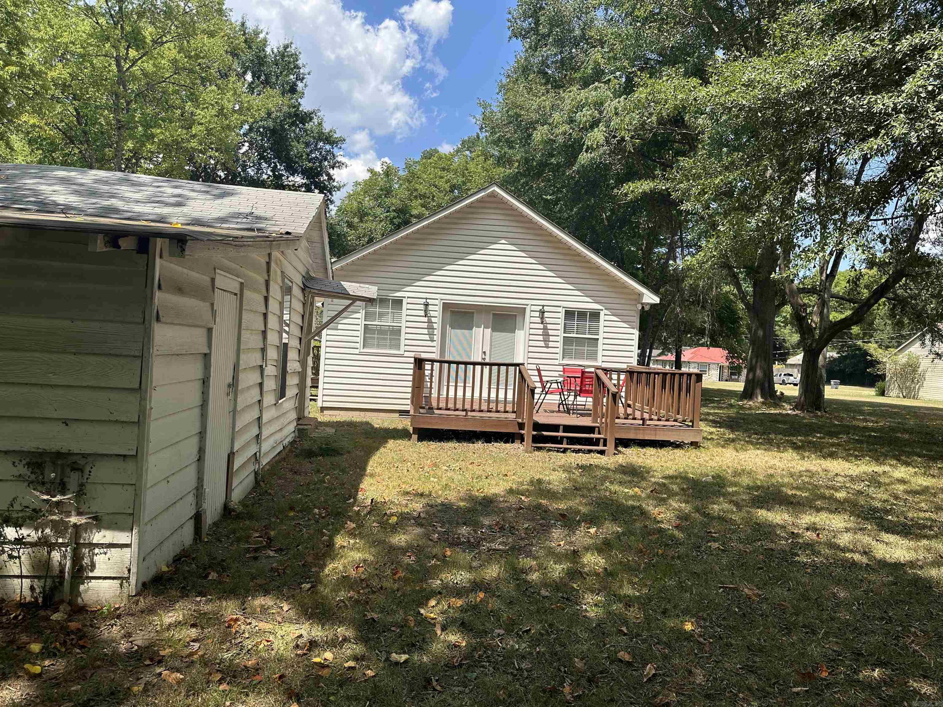 914 Heights Road Property Photo 3