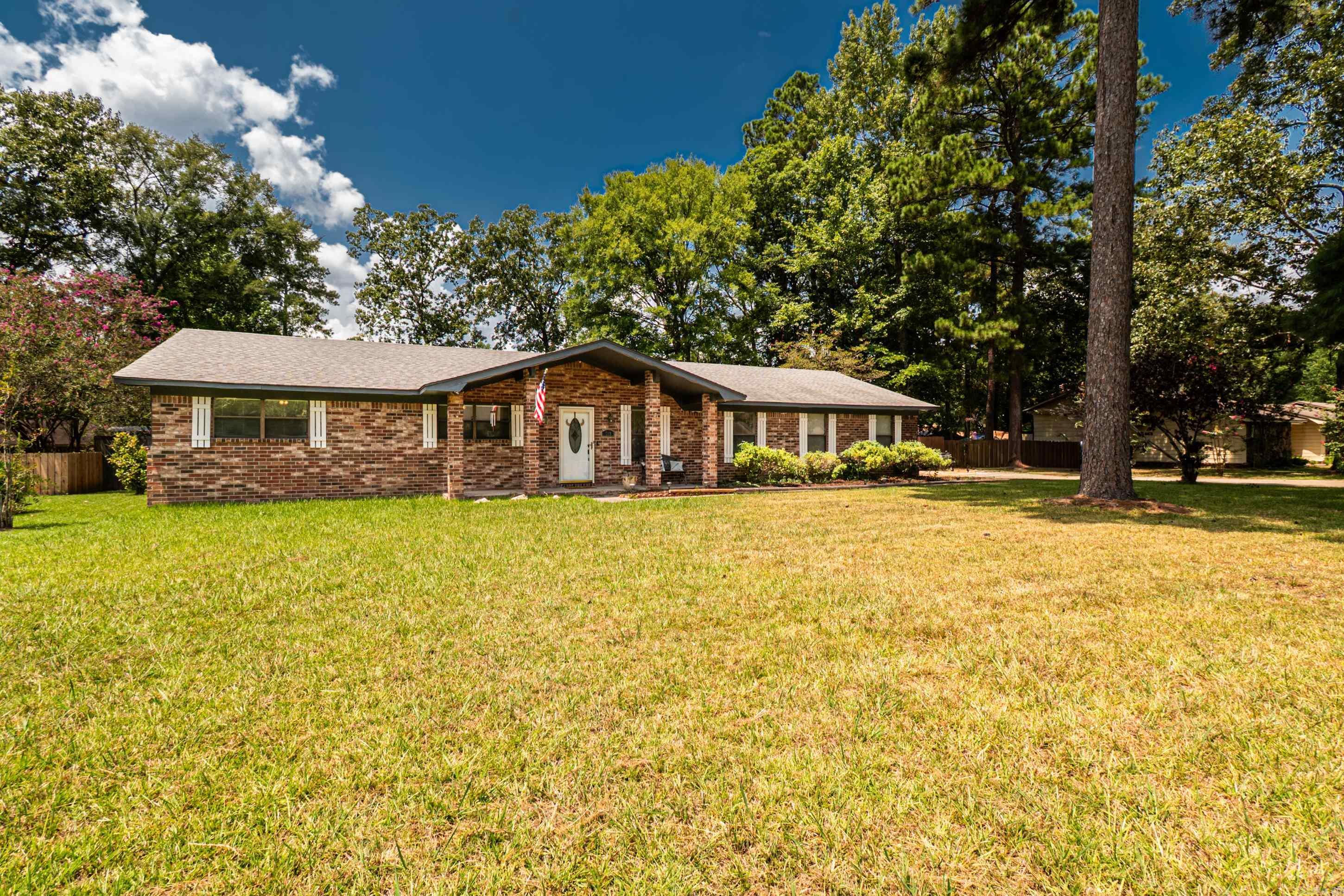 719 Post Oak Dr