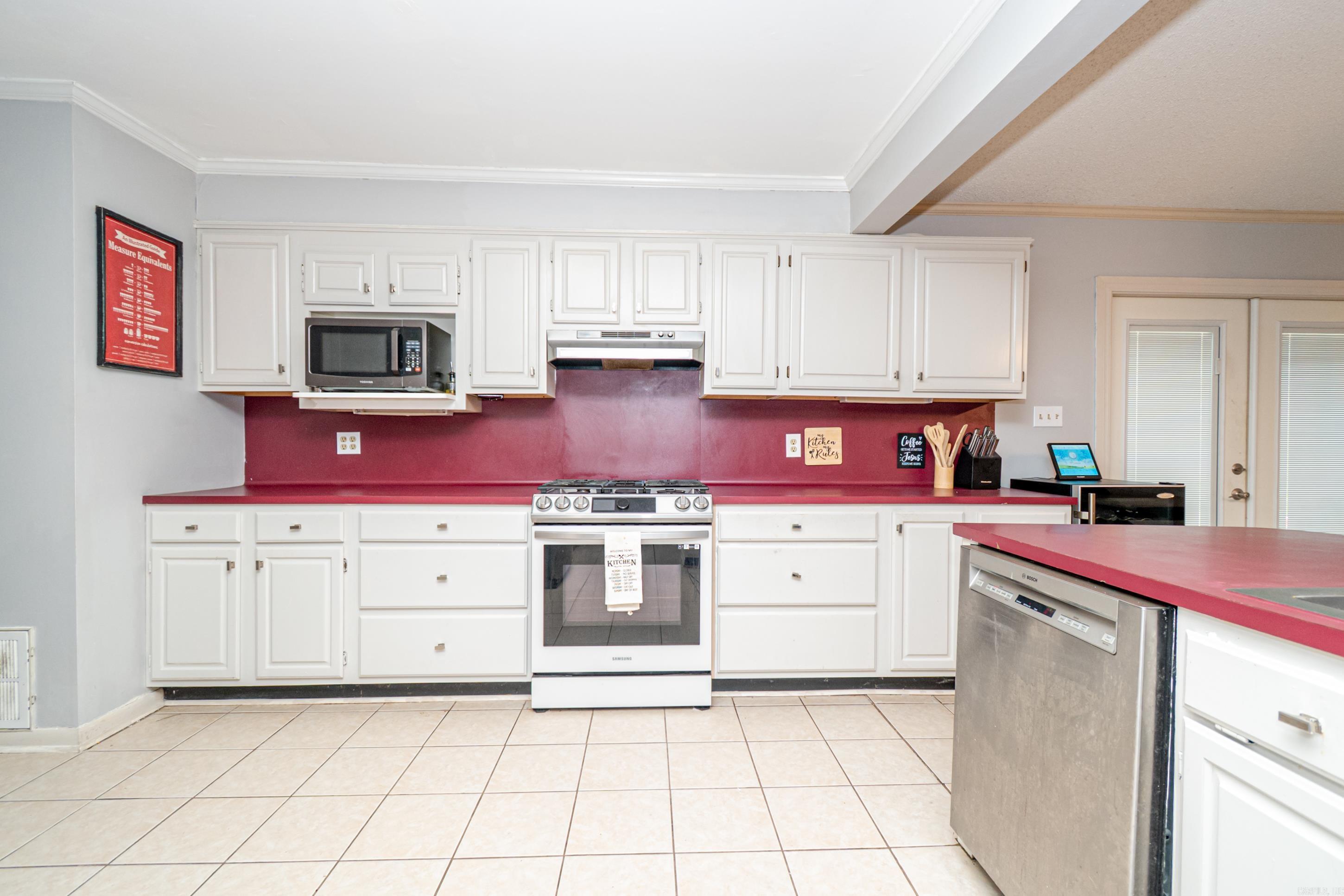 719 Post Oak Dr Property Photo 4