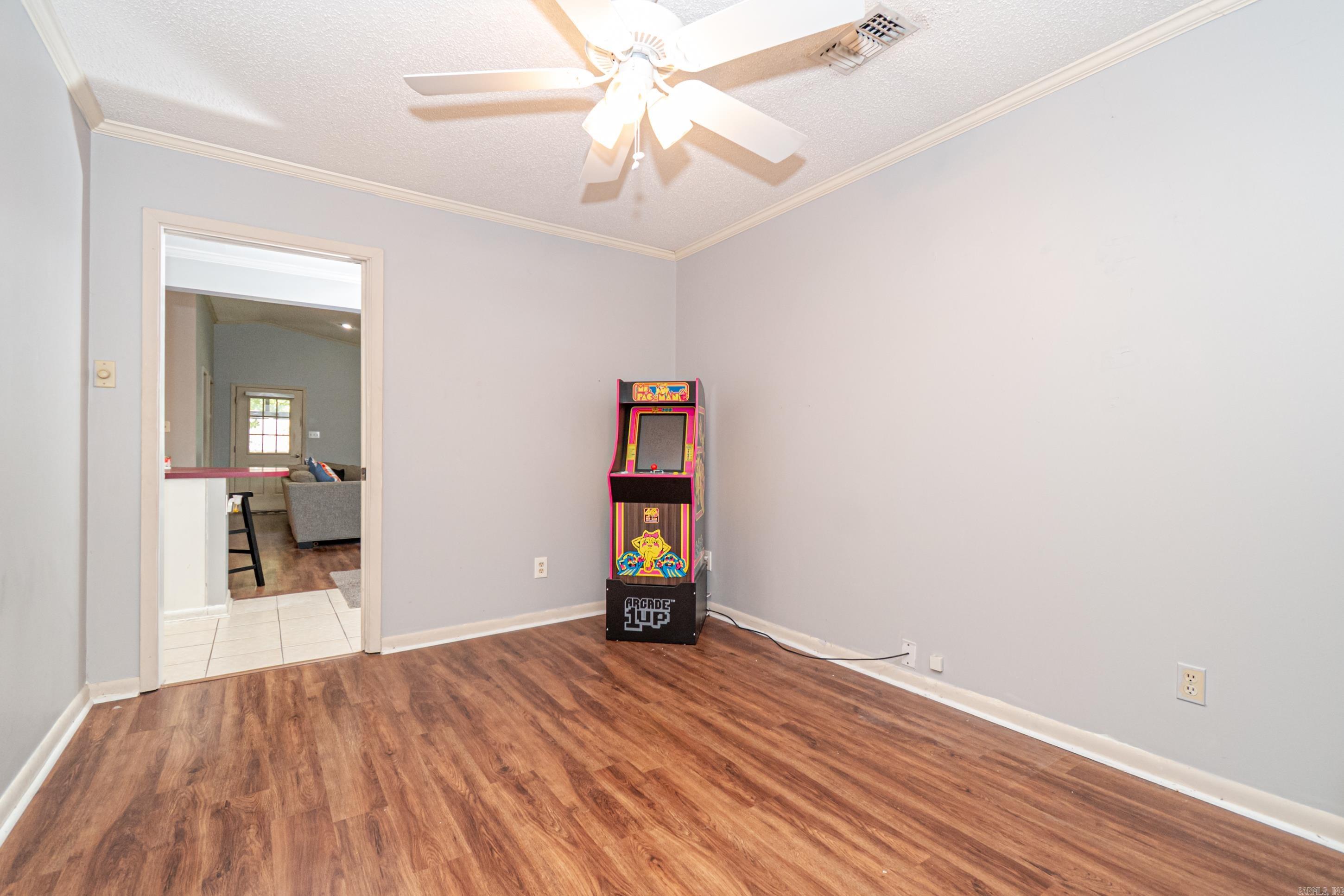 719 Post Oak Dr Property Photo 7