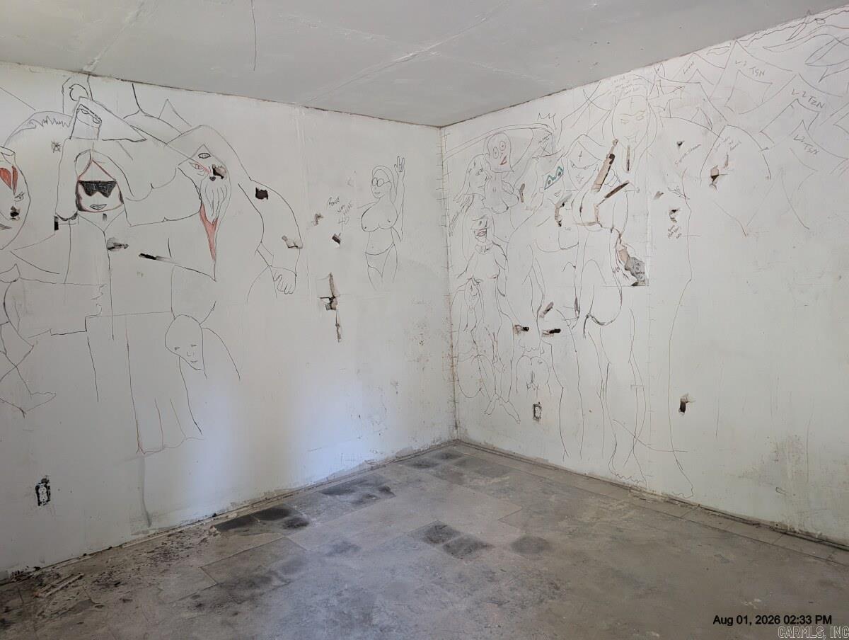 27 Glendale Property Photo 5