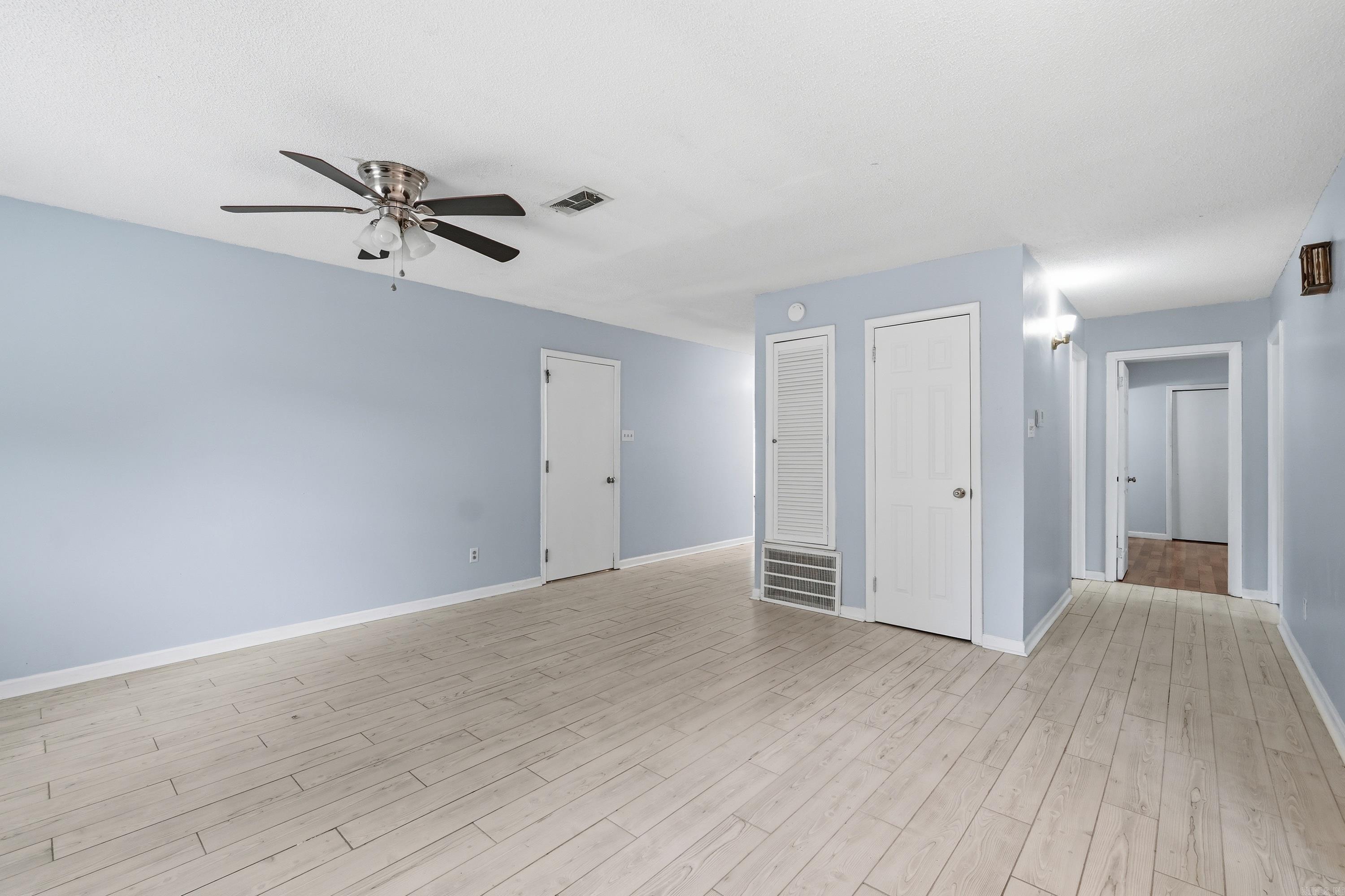6108 Woodview Dr Property Photo 10