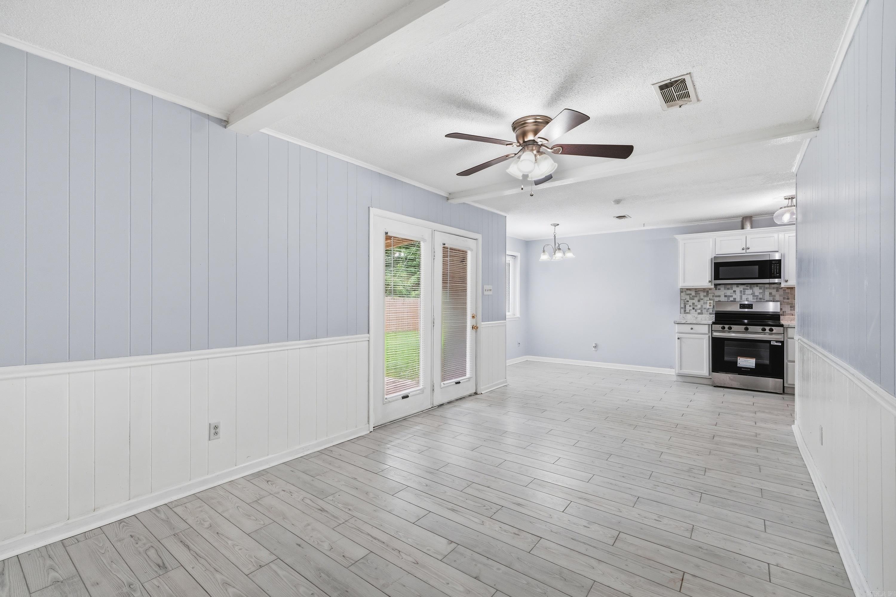 6108 Woodview Dr Property Photo 15