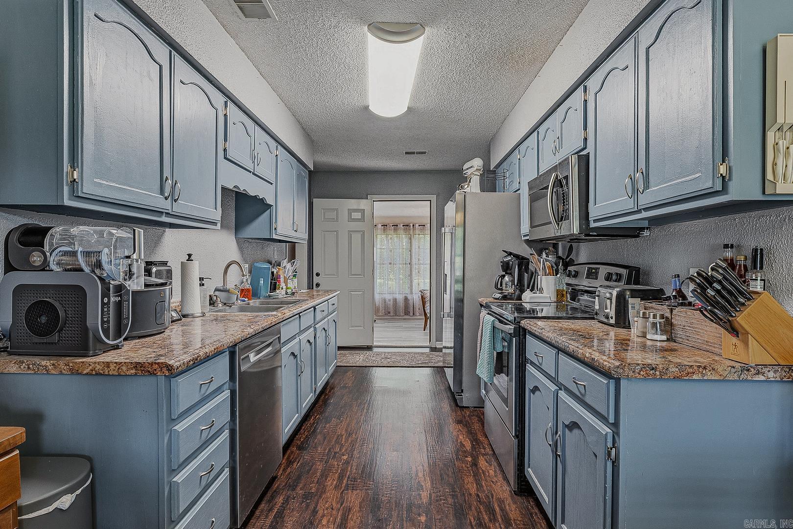 1720 Ridge Oak Property Photo 8