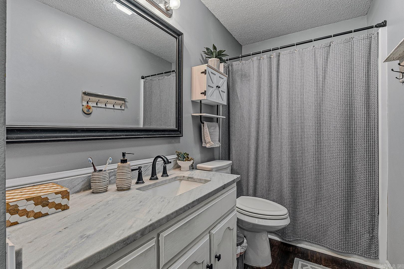 1720 Ridge Oak Property Photo 18
