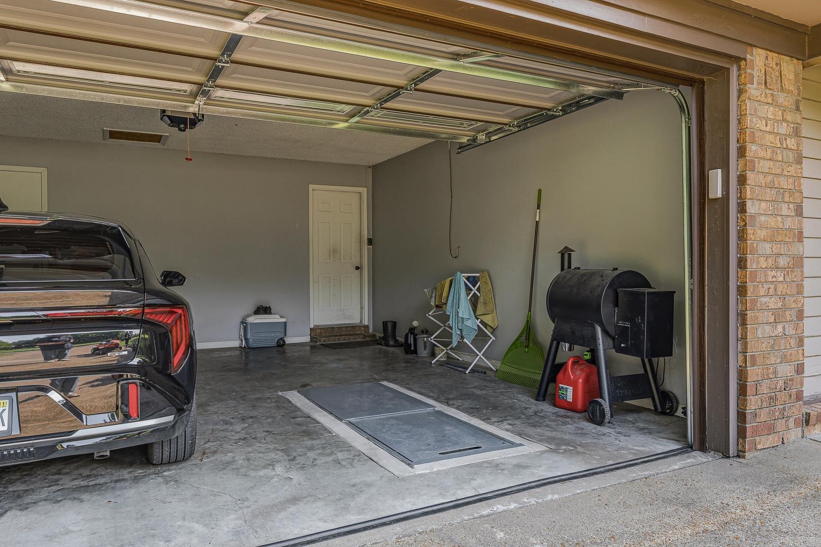 1720 Ridge Oak Property Photo 26
