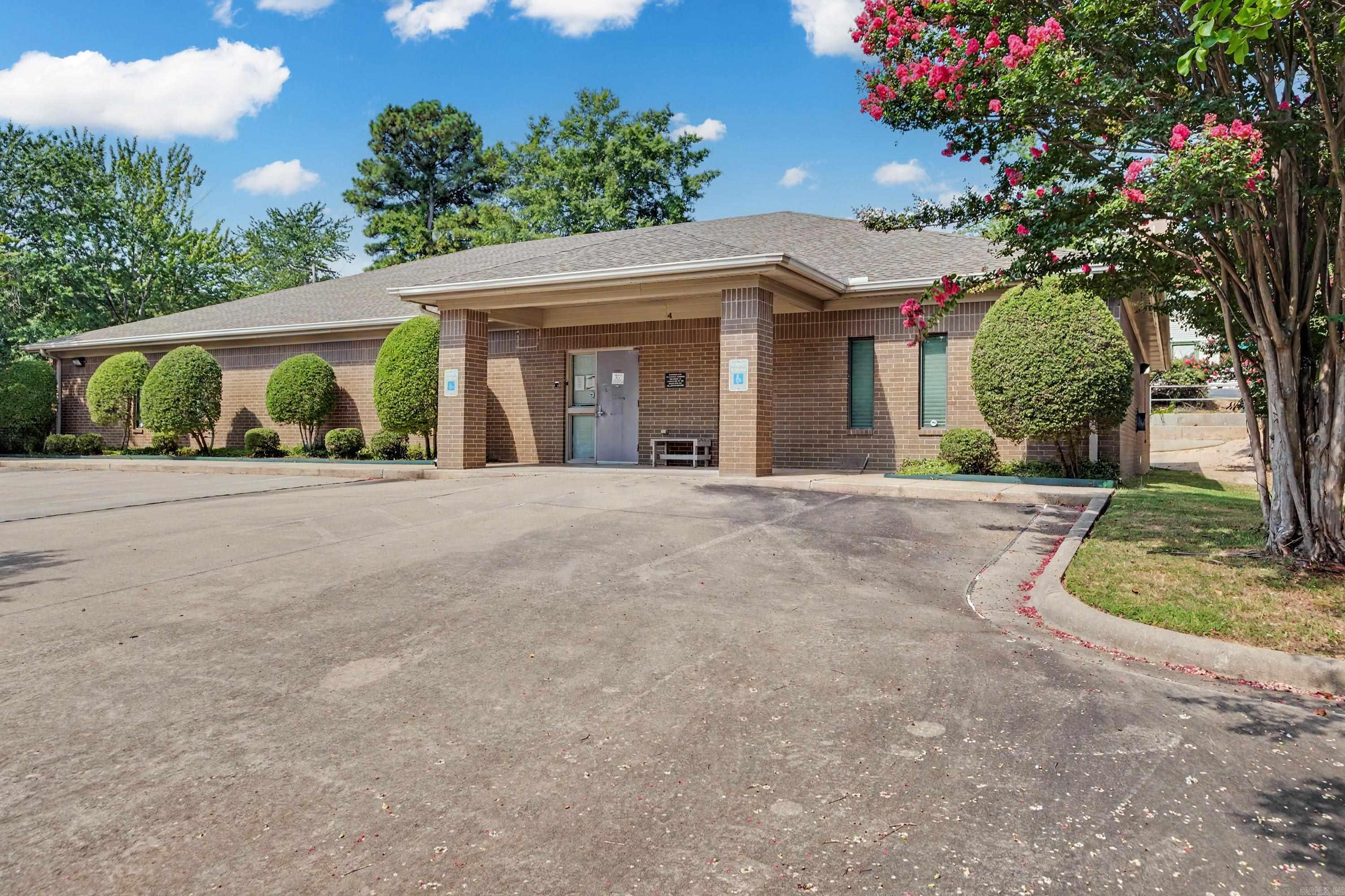 4 Office Park Property Photo 2