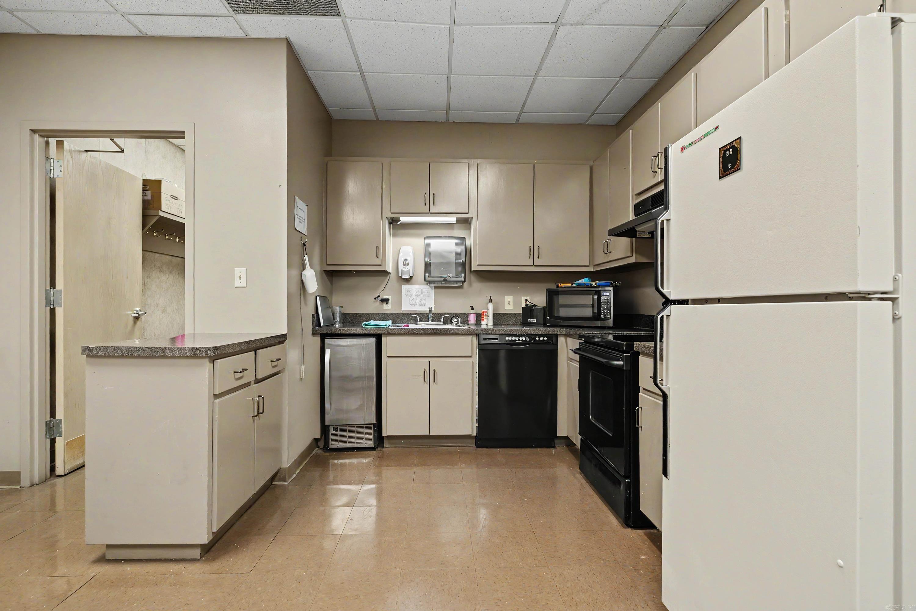 4 Office Park Property Photo 12
