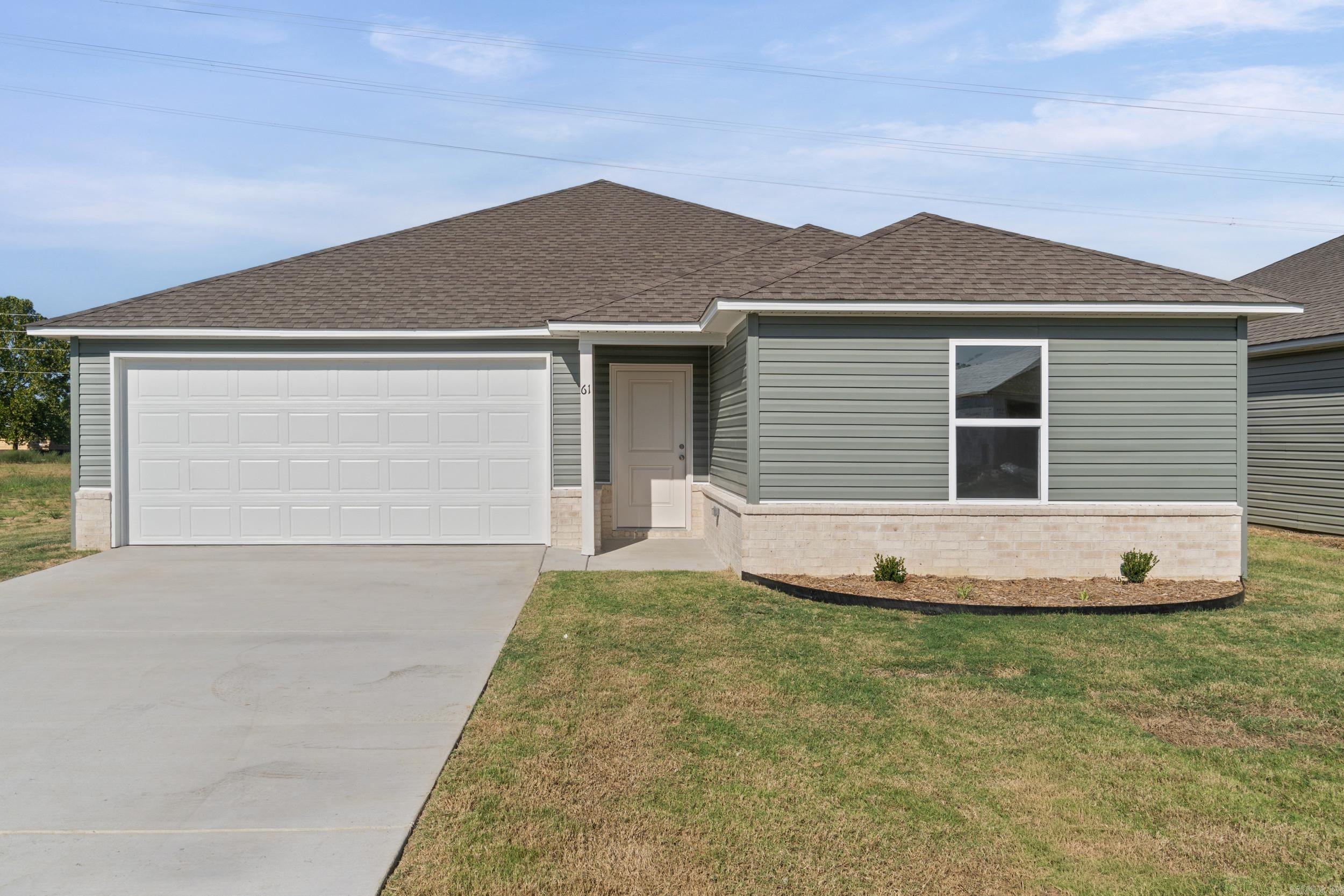 61 Farmhouse Loop Property Photo 1