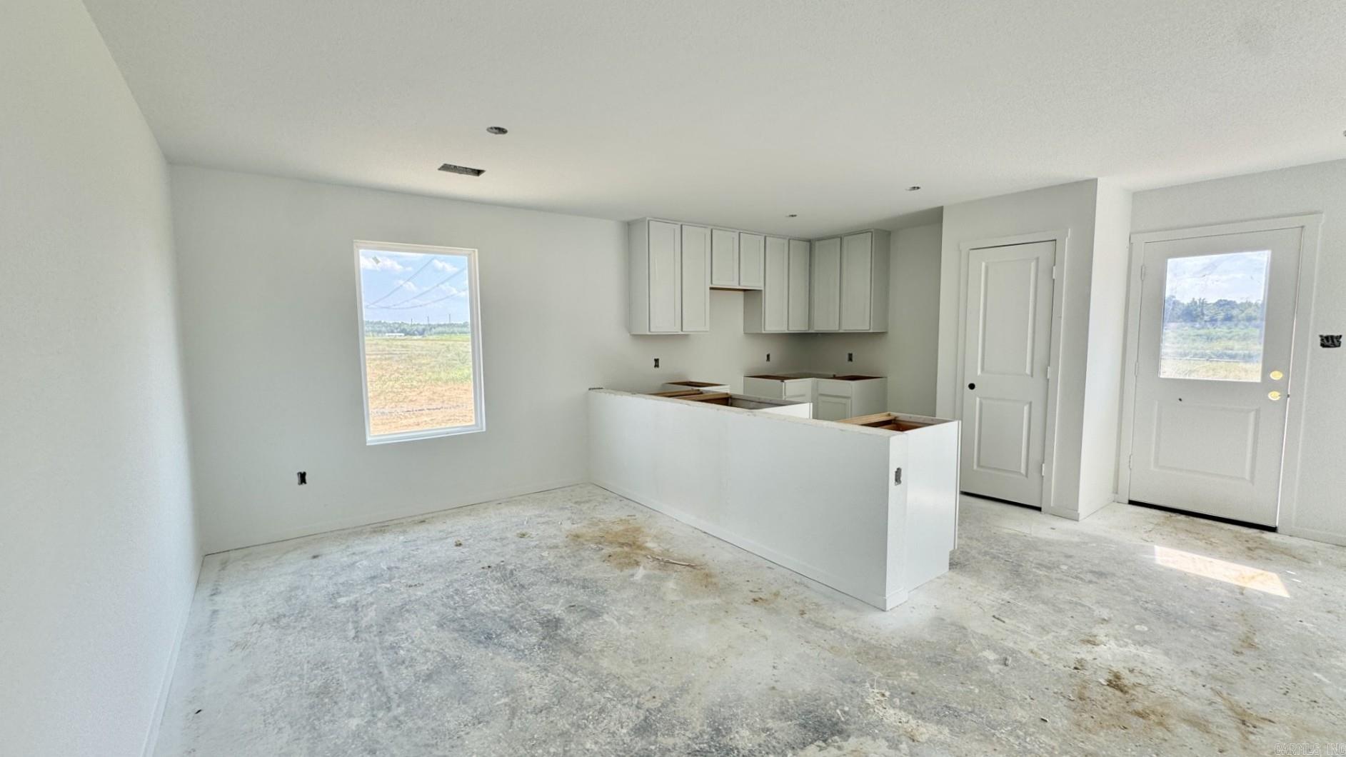 61 Farmhouse Loop Property Photo 4