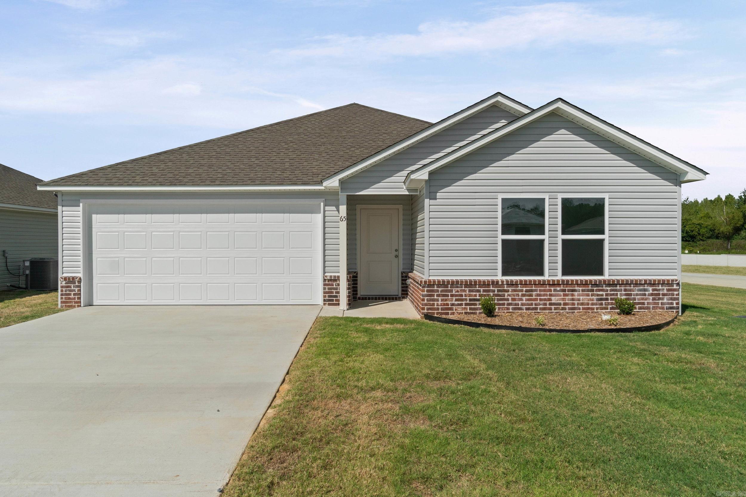 65 Farmhouse Loop Property Photo 1