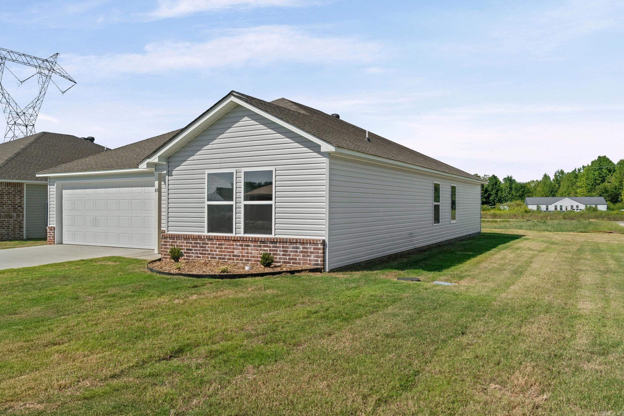65 Farmhouse Loop Property Photo 4