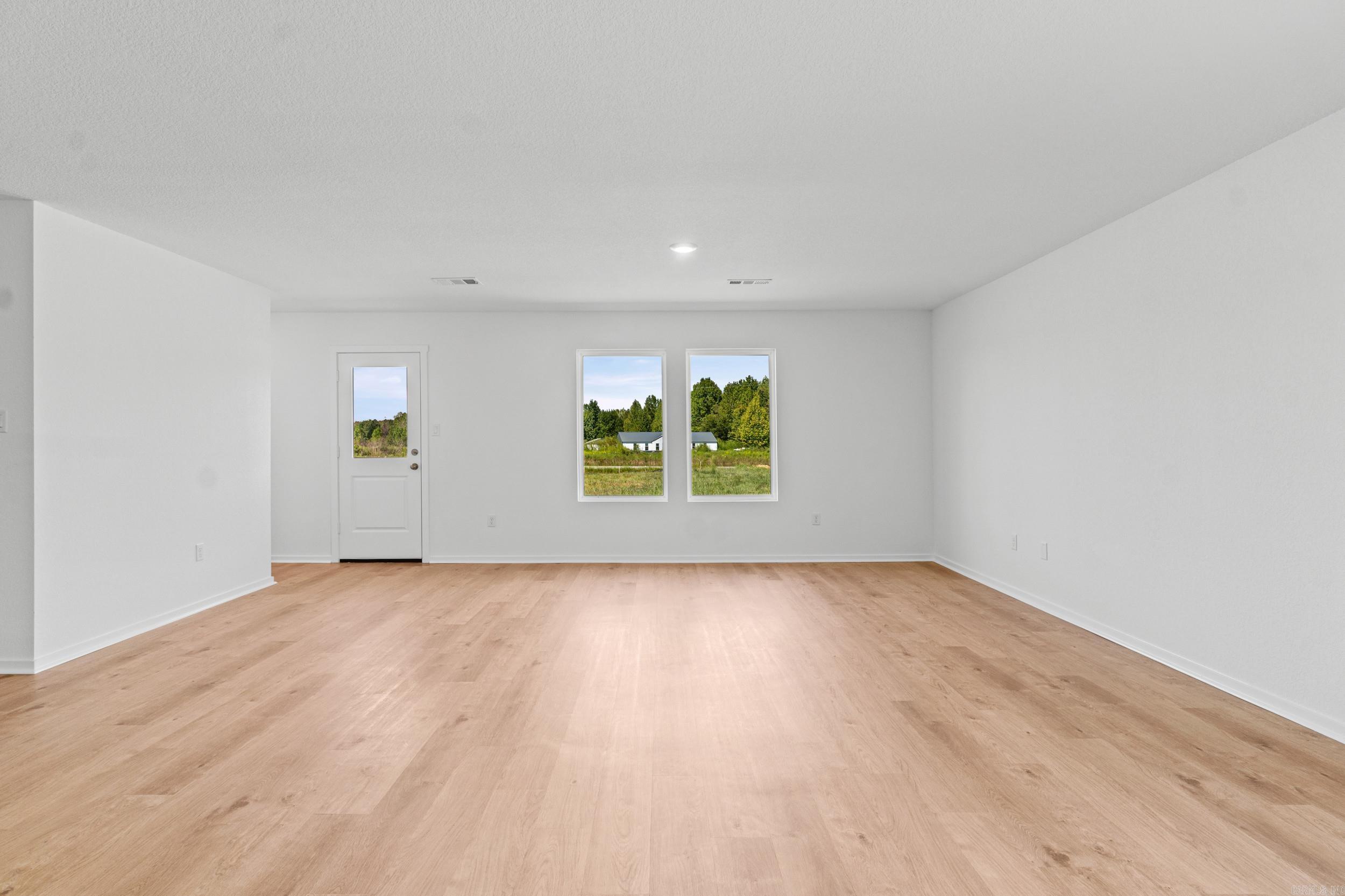 65 Farmhouse Loop Property Photo 8