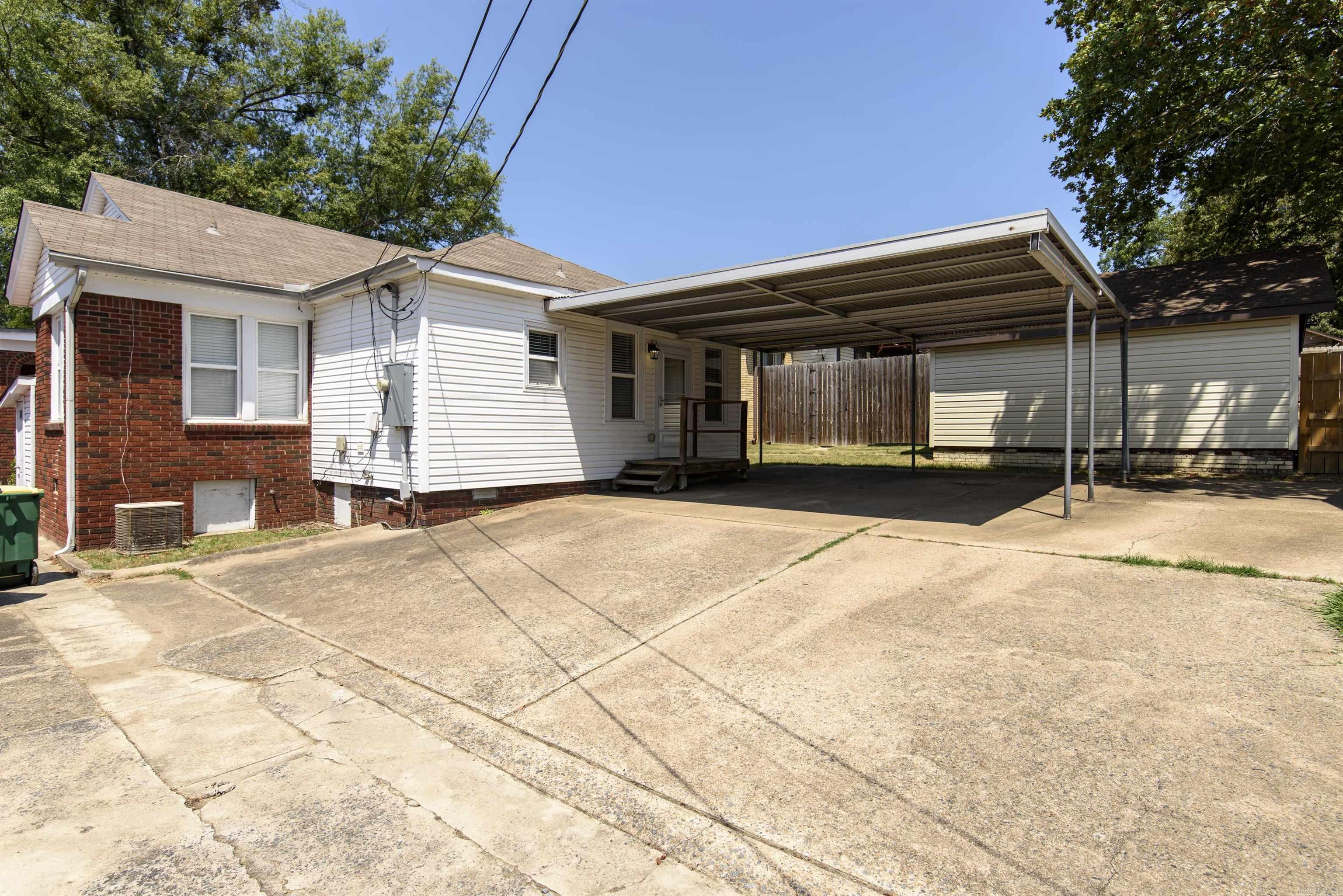 107 N Pine Street Property Photo 25