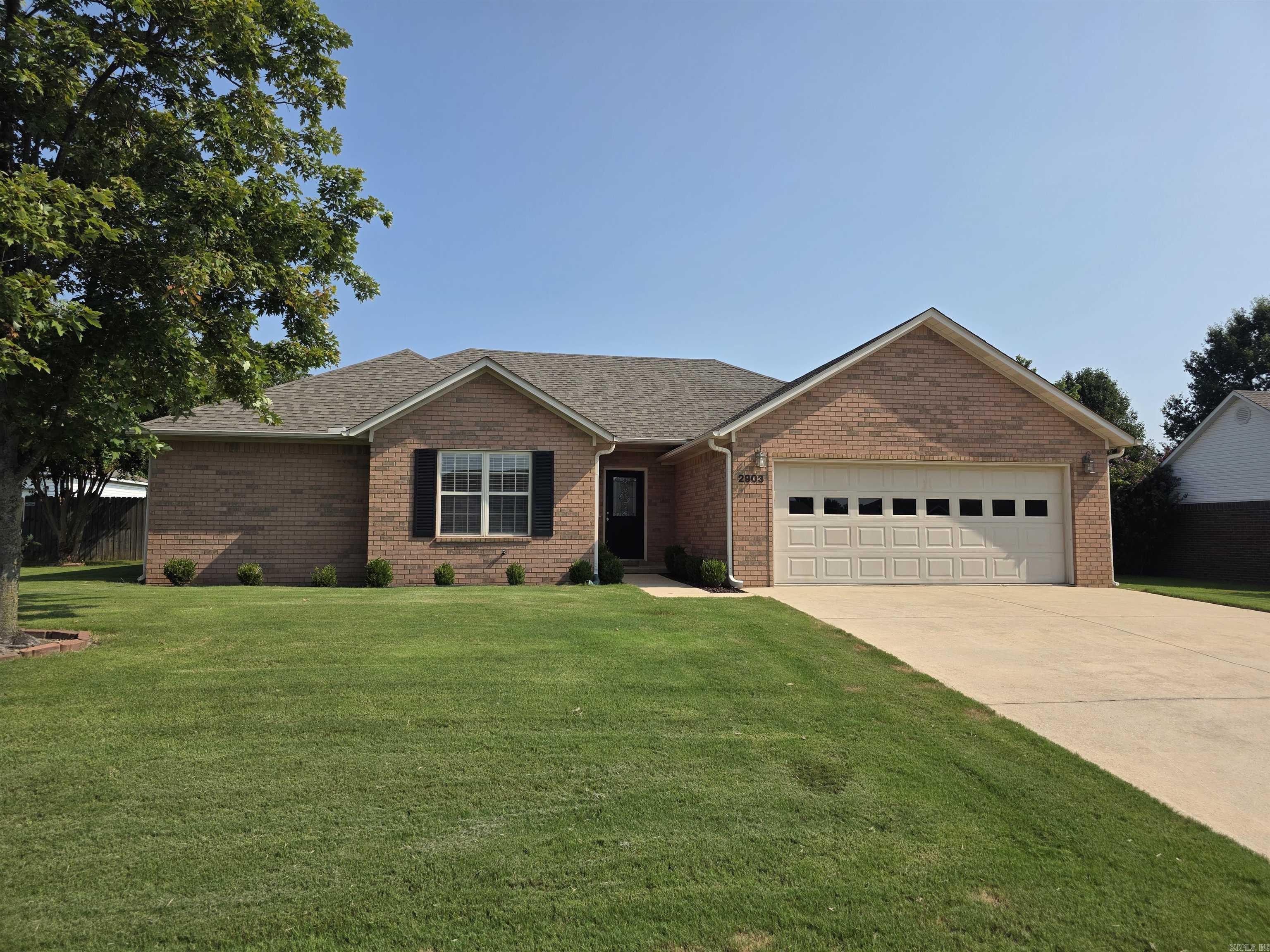 2903 Cambridge Drive Property Photo 1