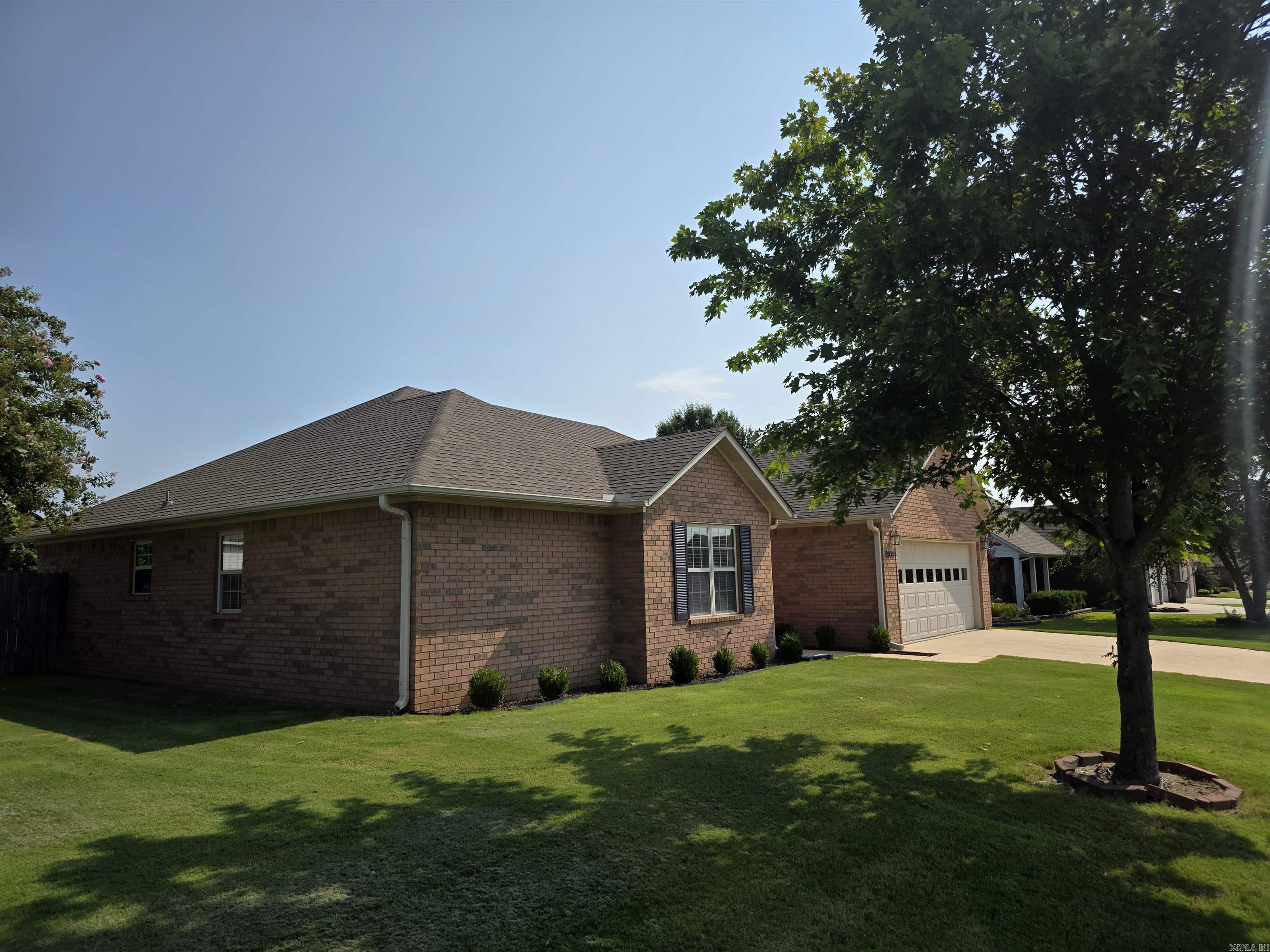 2903 Cambridge Drive Property Photo 4