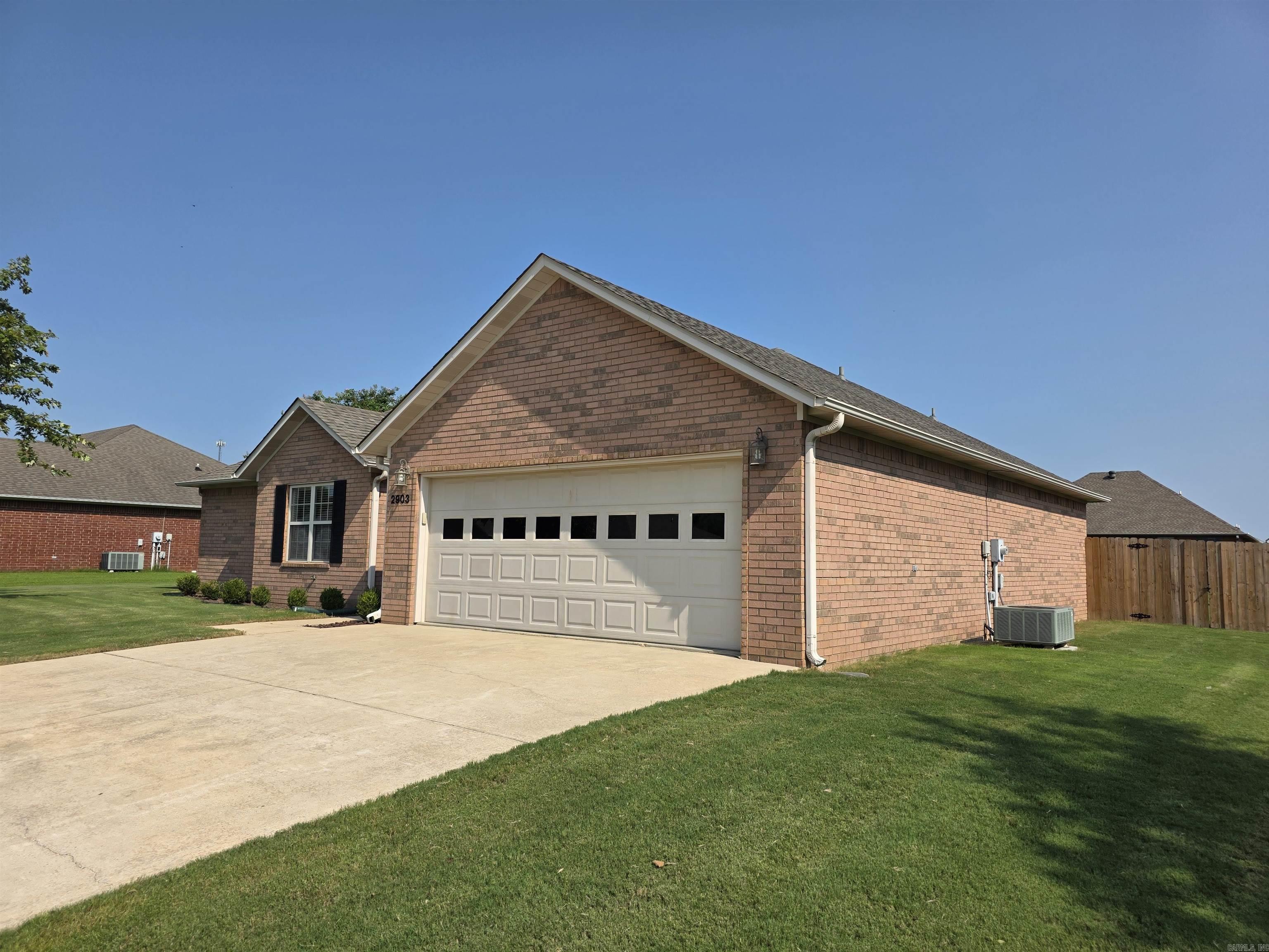 2903 Cambridge Drive Property Photo 5
