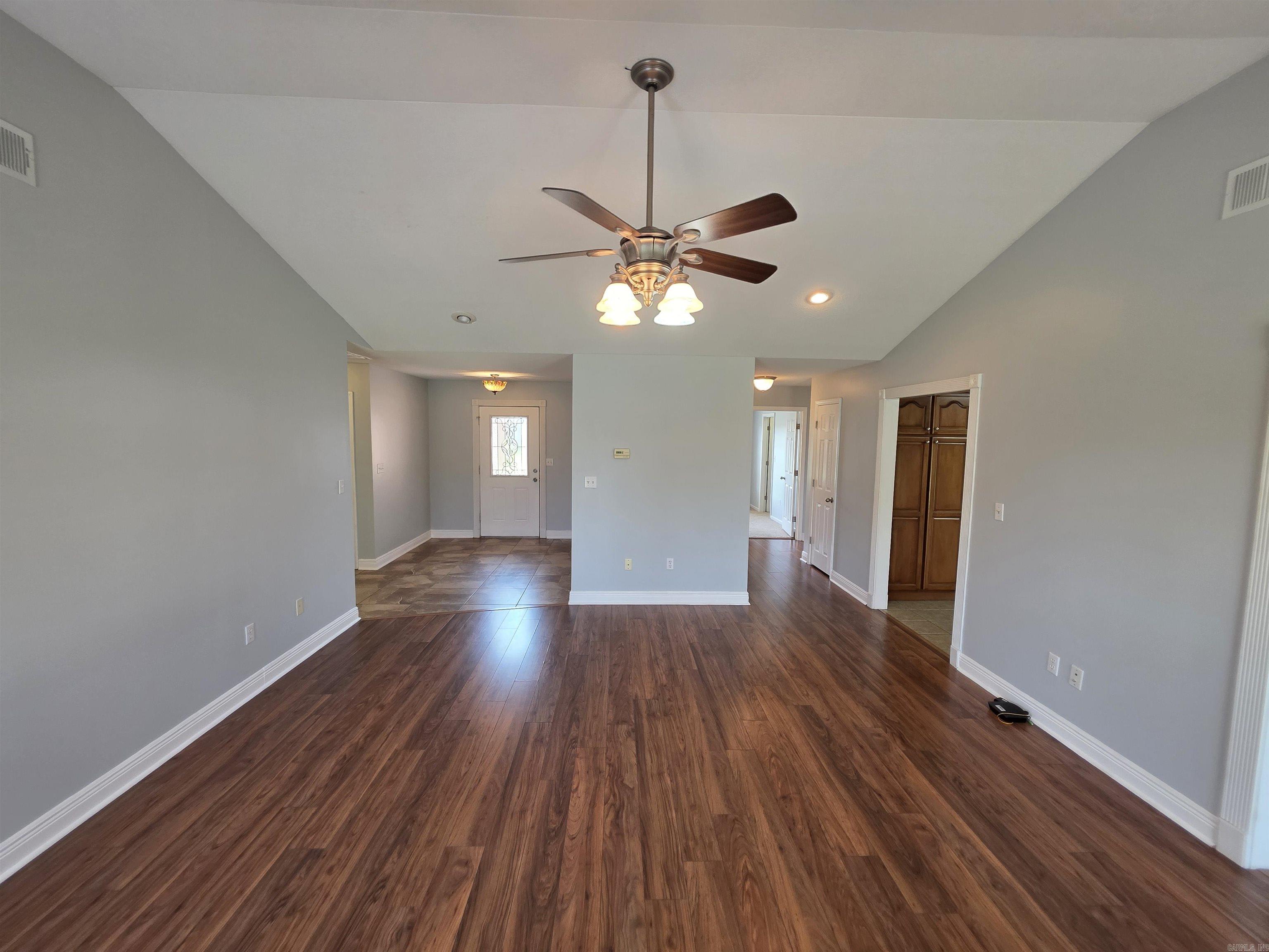 2903 Cambridge Drive Property Photo 8