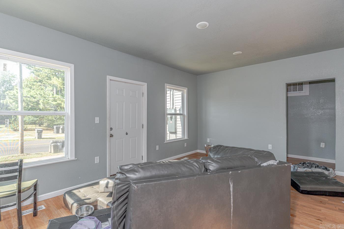 1322 W Huntington Ave Property Photo 6