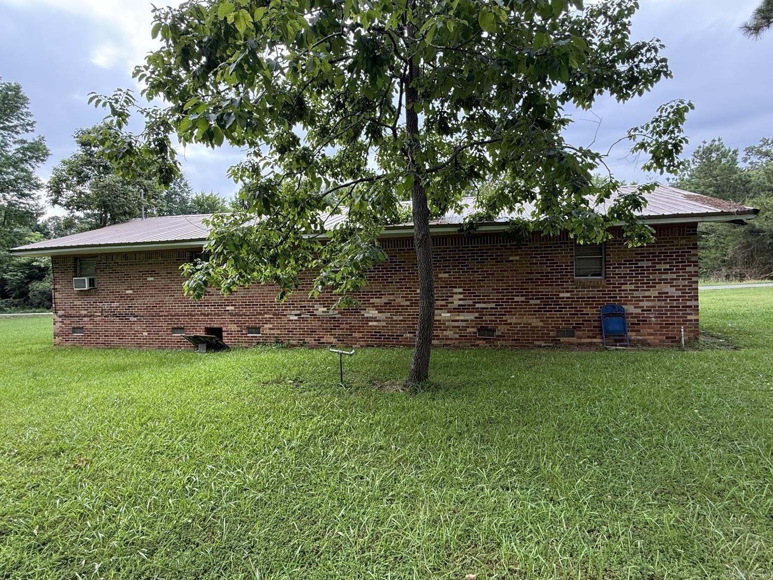 109 W Elm St Property Photo 20