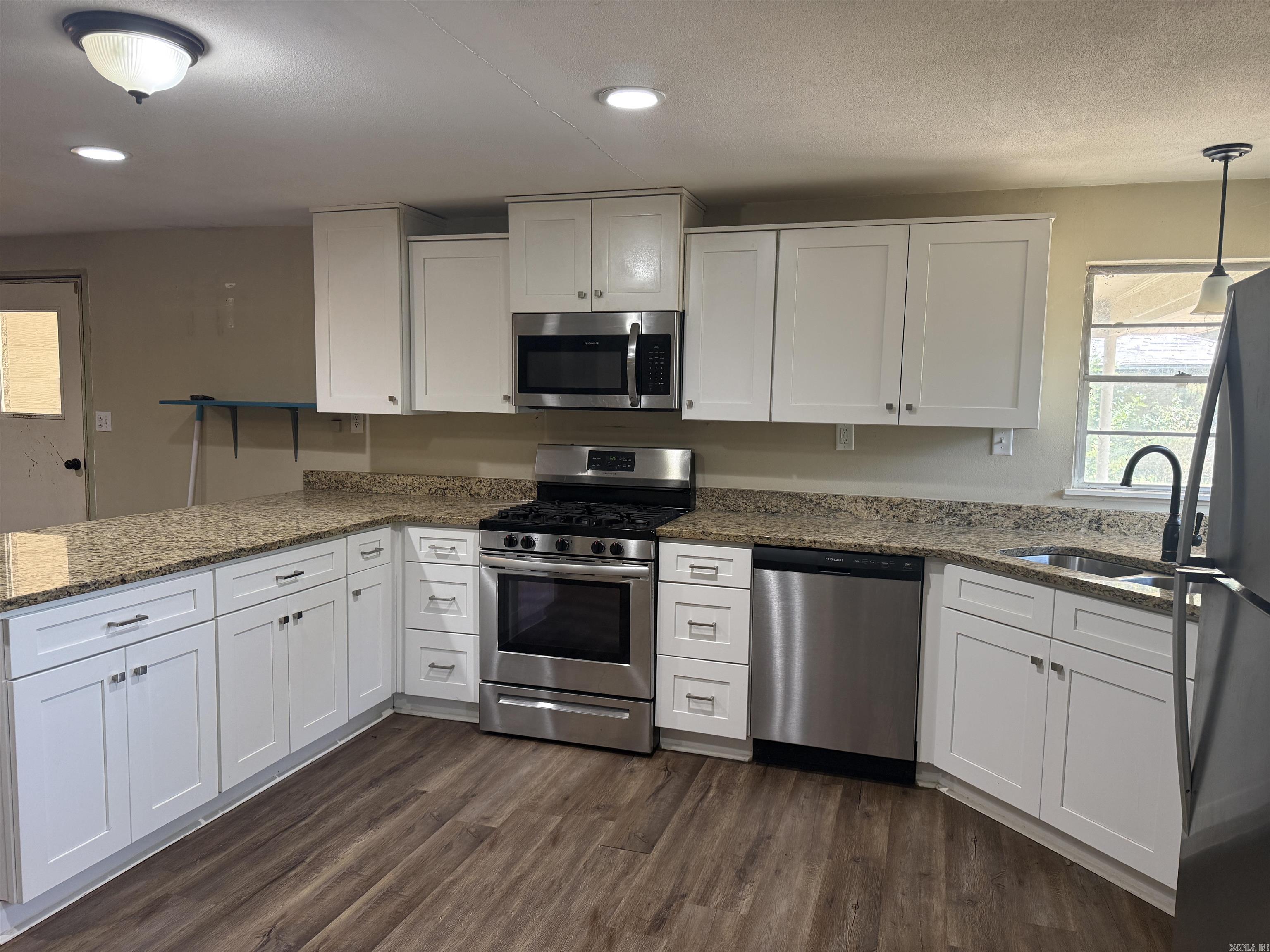 219 Highway 107 N Property Photo 4