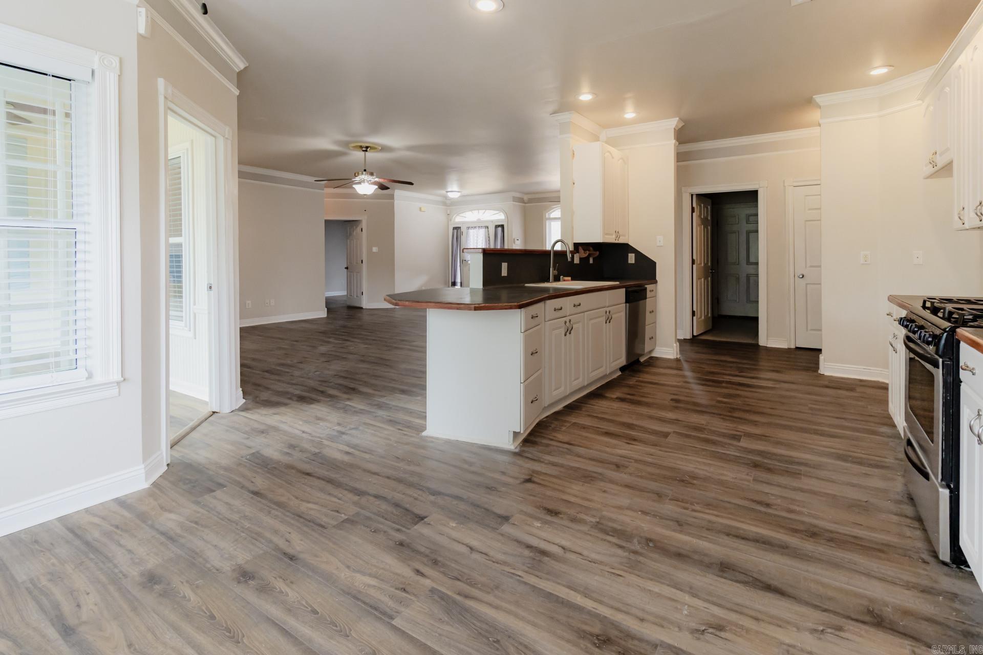 16 Lakeview Lane Property Photo 6