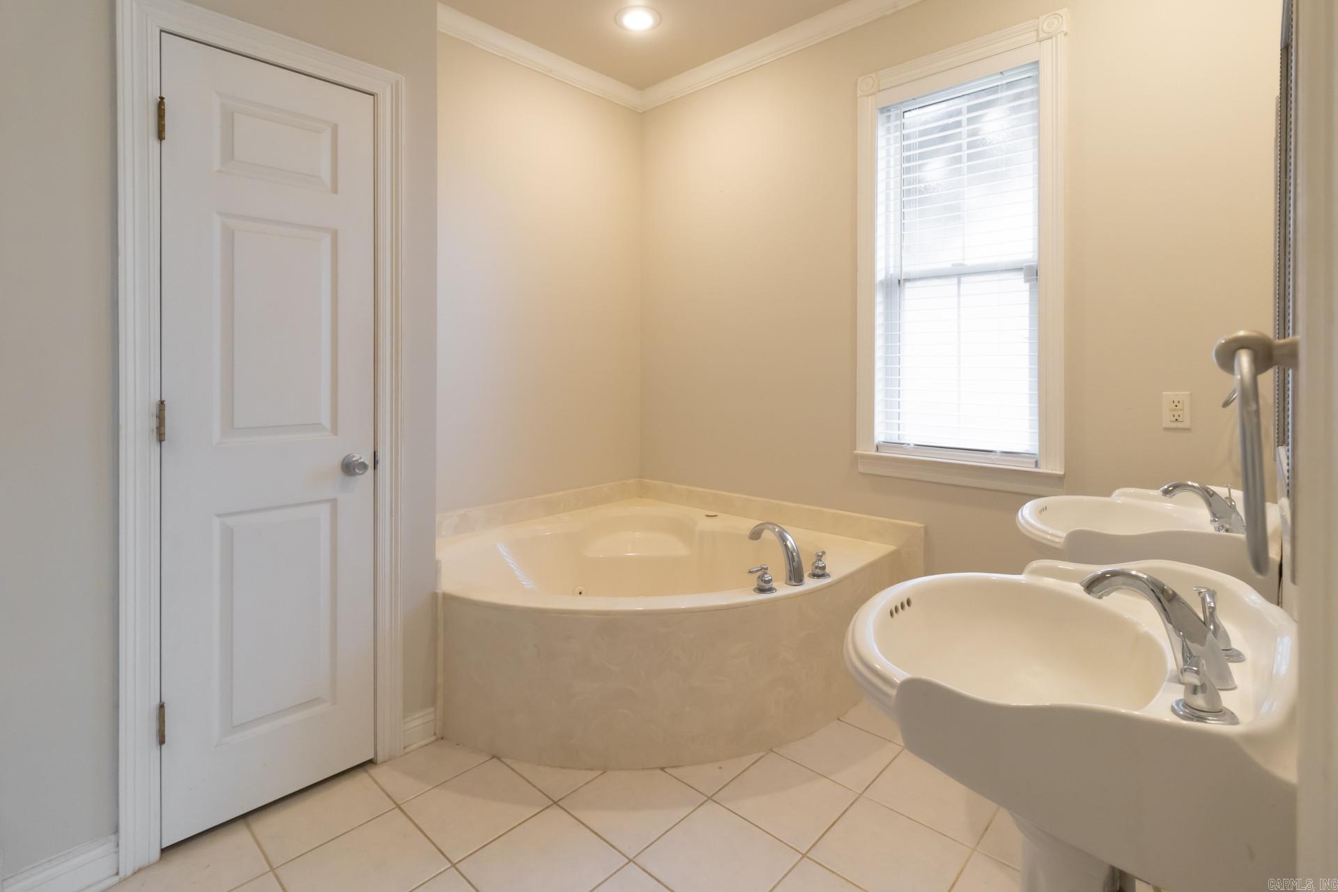 16 Lakeview Lane Property Photo 12