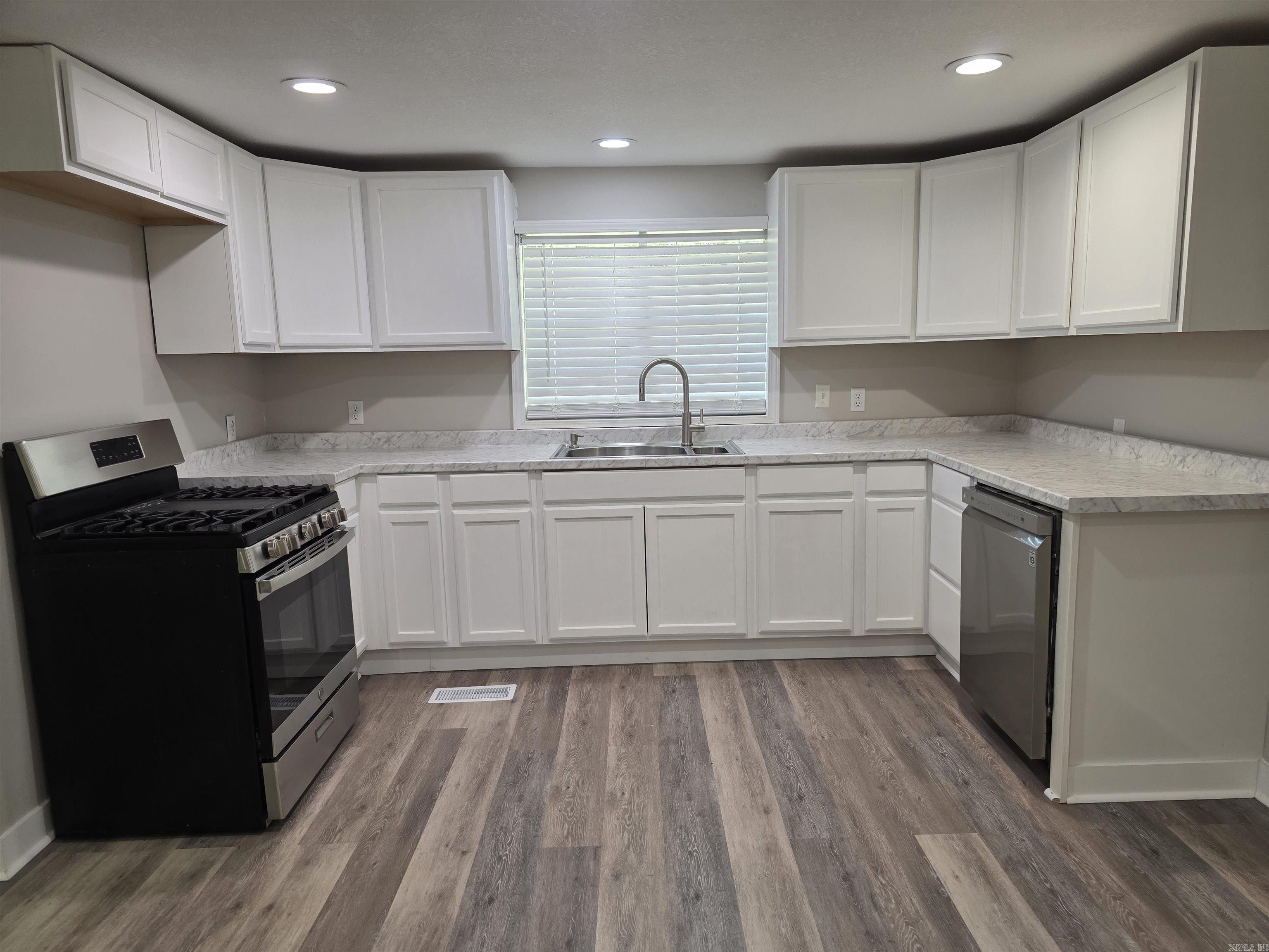486 Greene 747 Road Property Photo 10