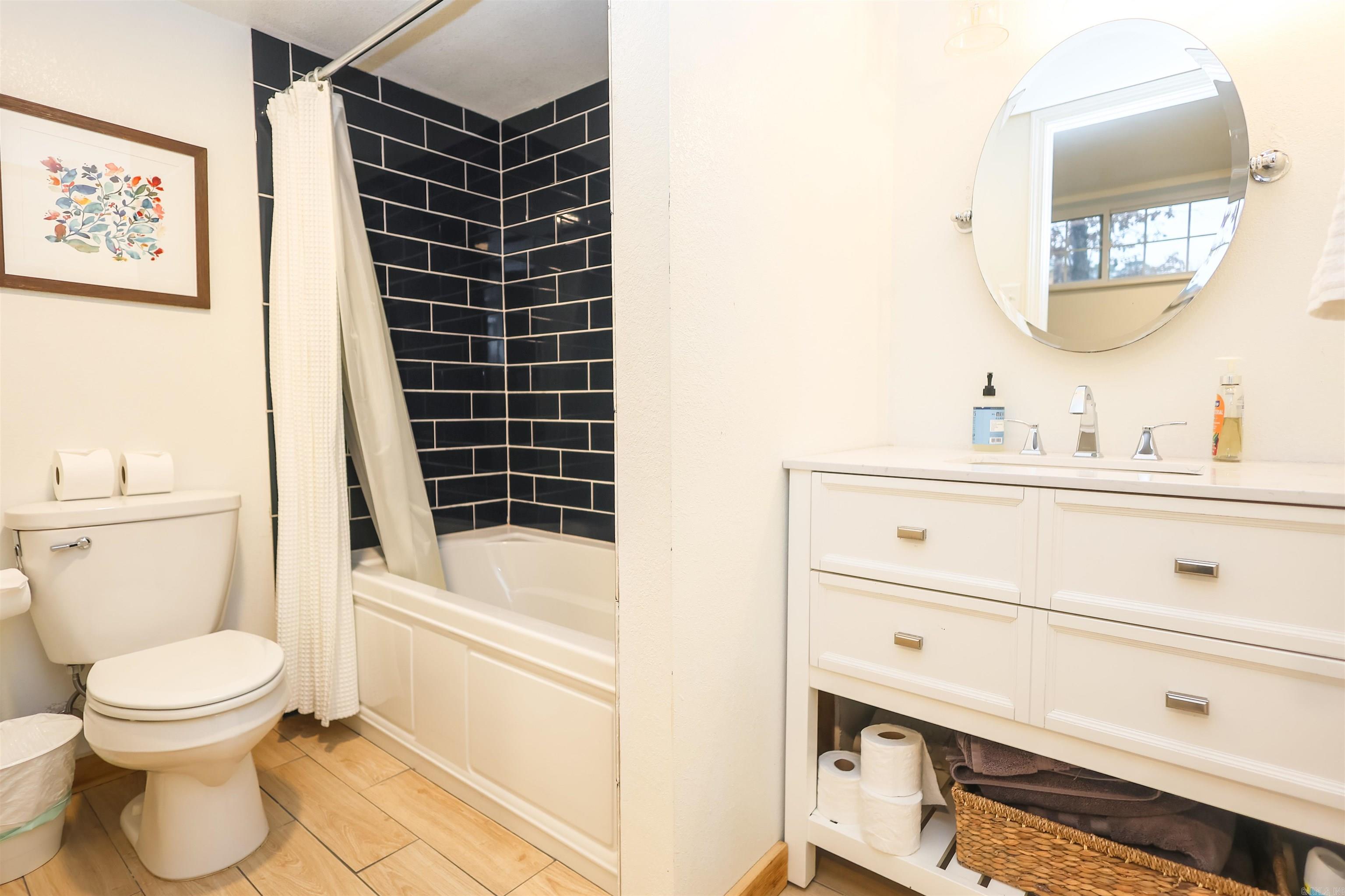 189 Bayshore Cove Property Photo 18