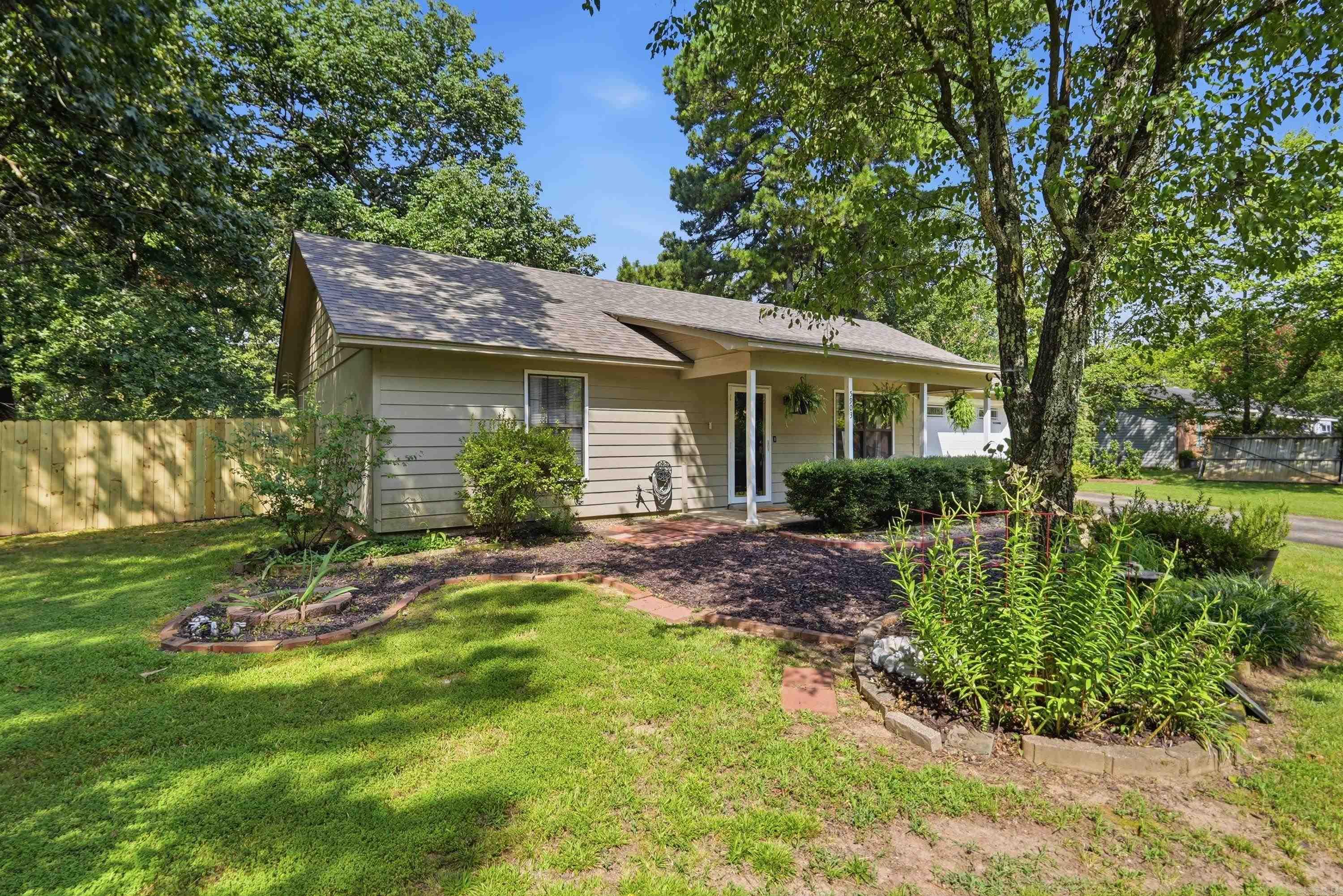 5903 Edgewood Dr Property Photo 3