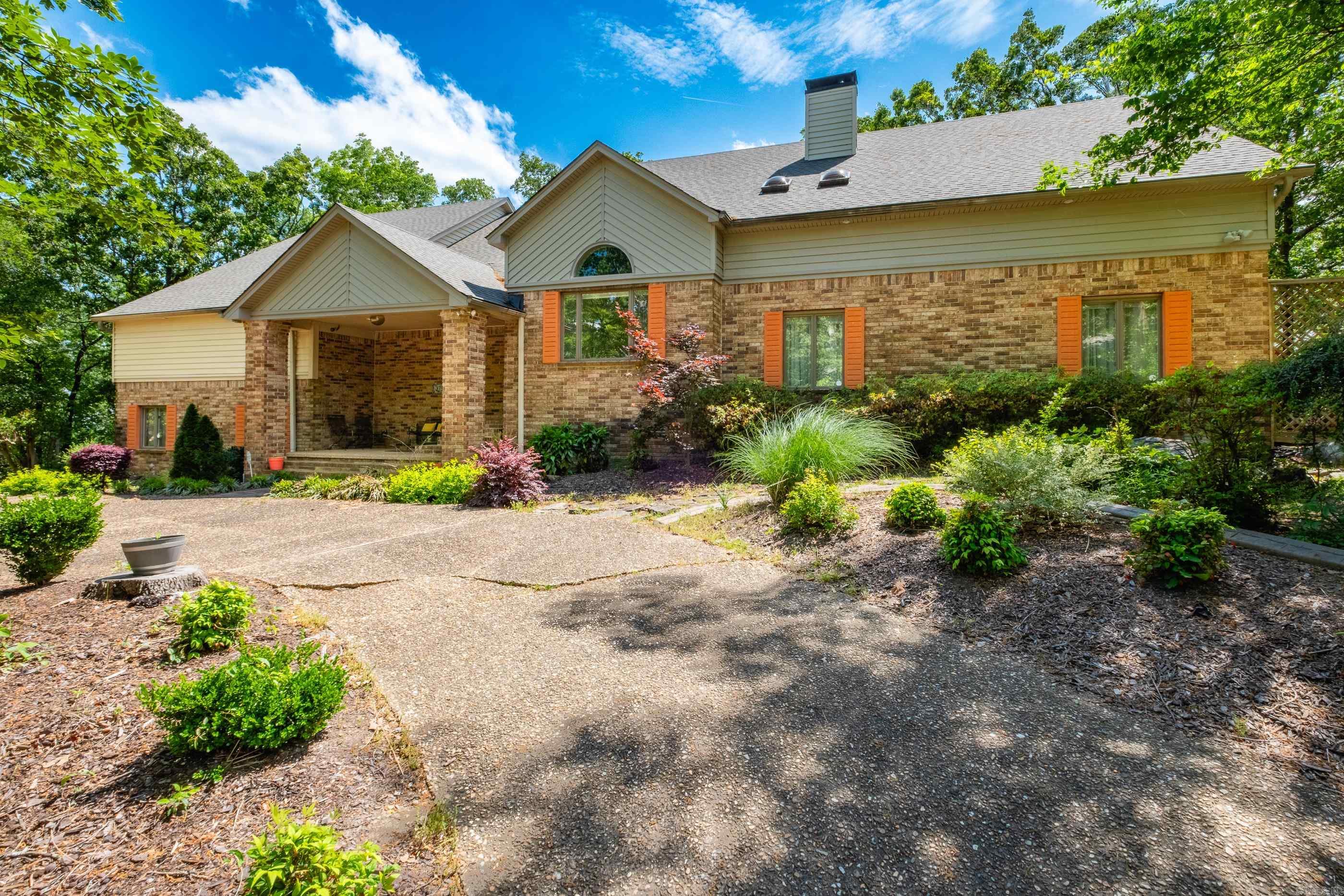 13505 Saddle Hill Drive Property Photo 1