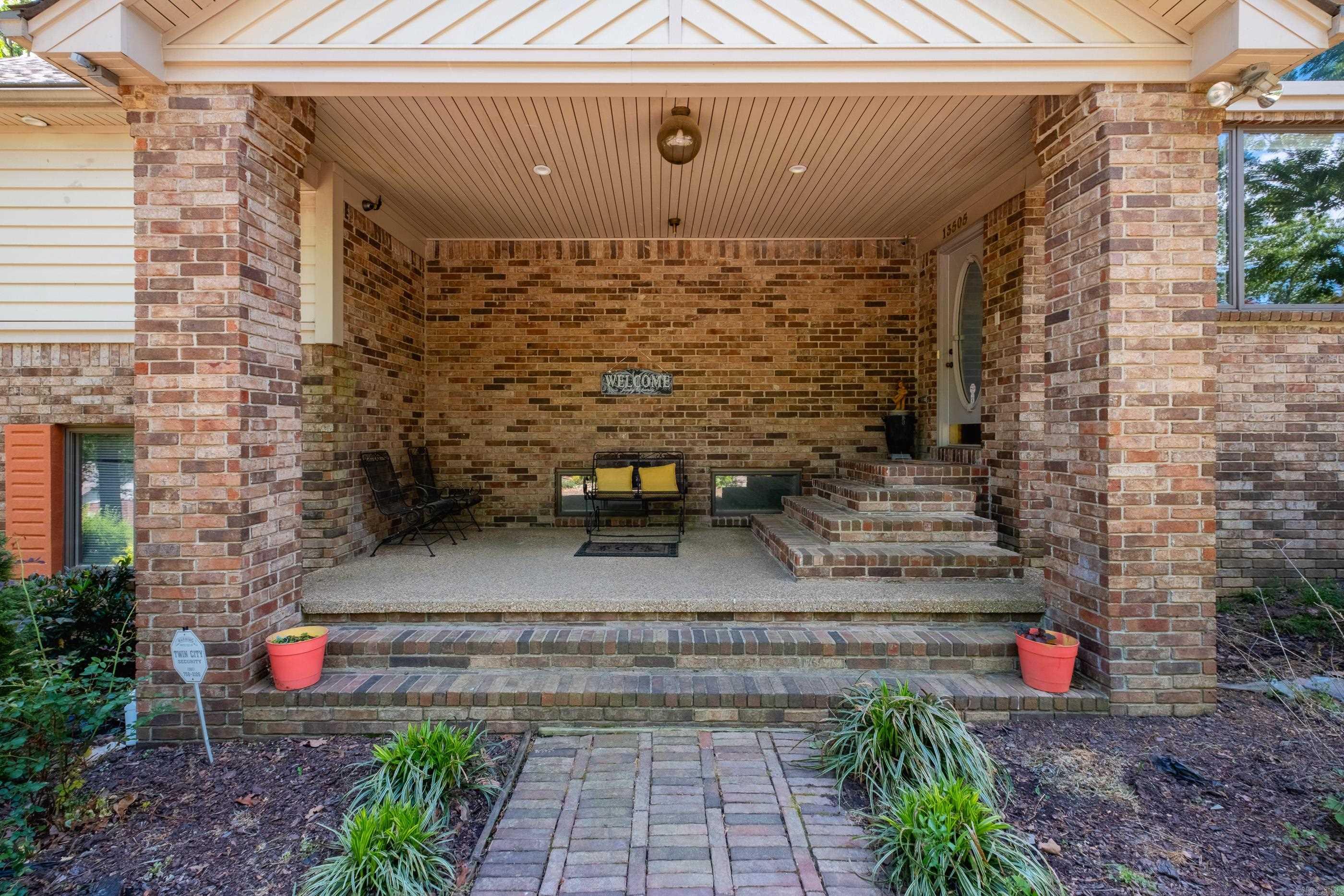 13505 Saddle Hill Drive Property Photo 2