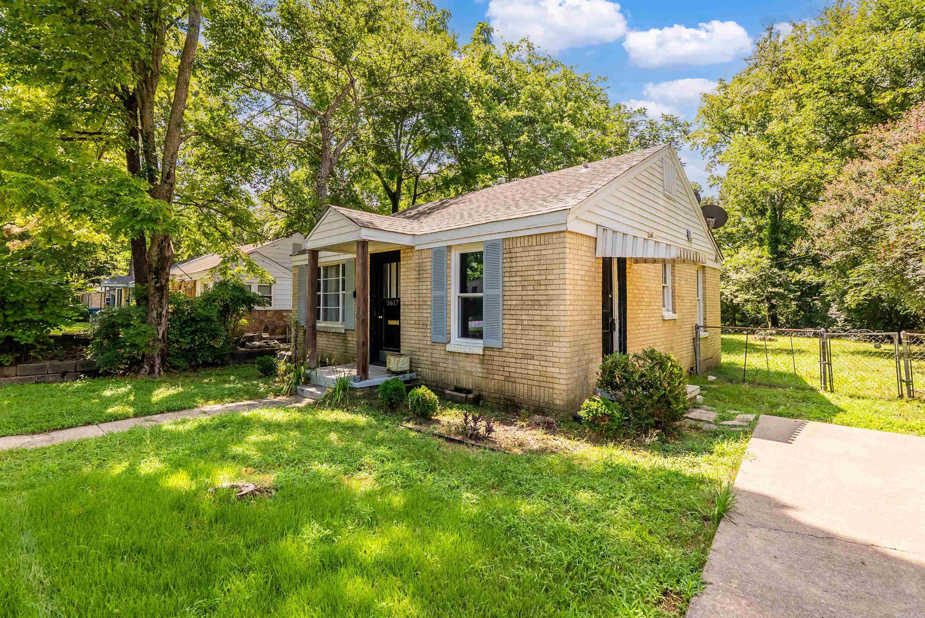 5617 Lee Property Photo 4