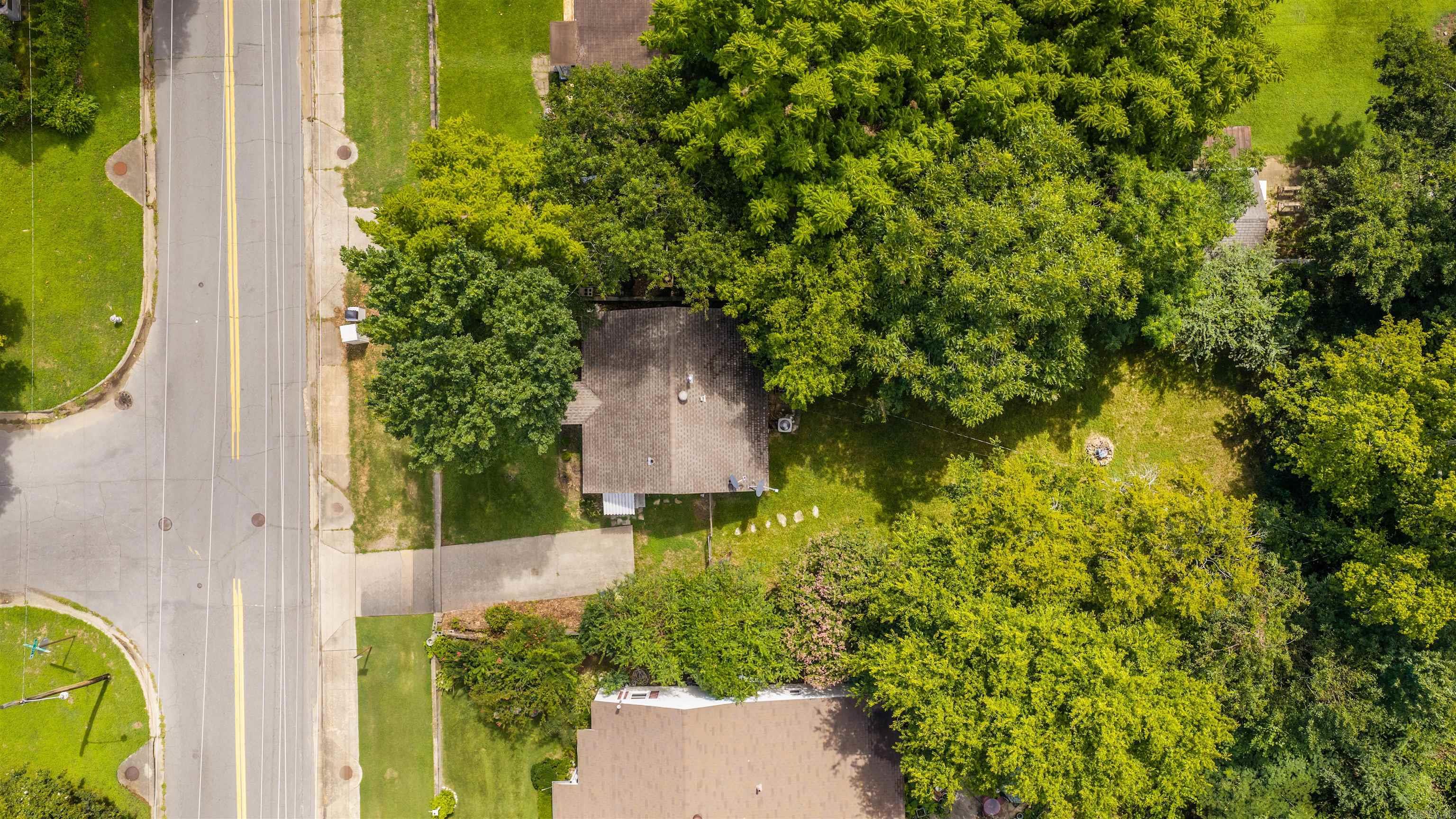 5617 Lee Property Photo 8