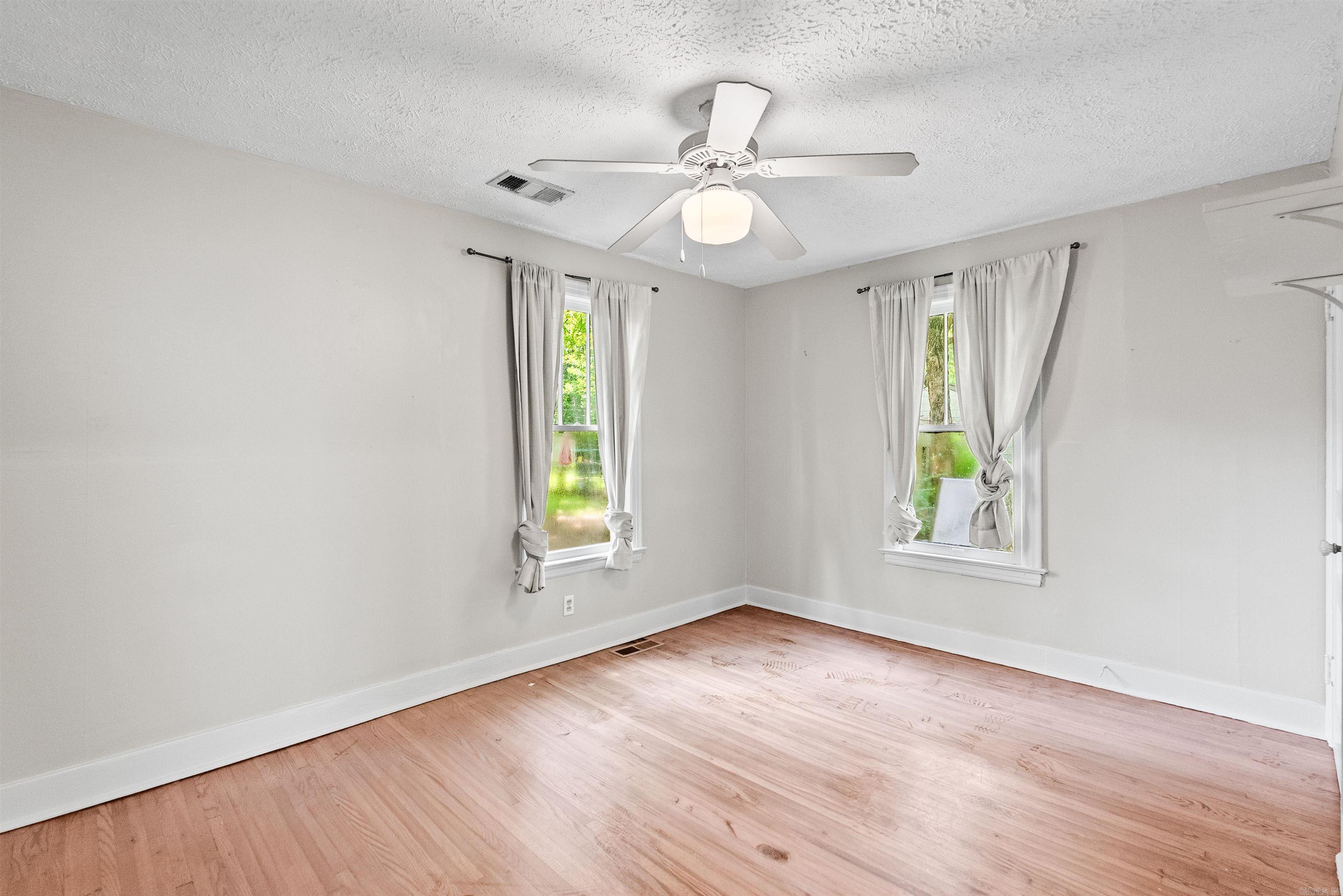 5617 Lee Property Photo 14