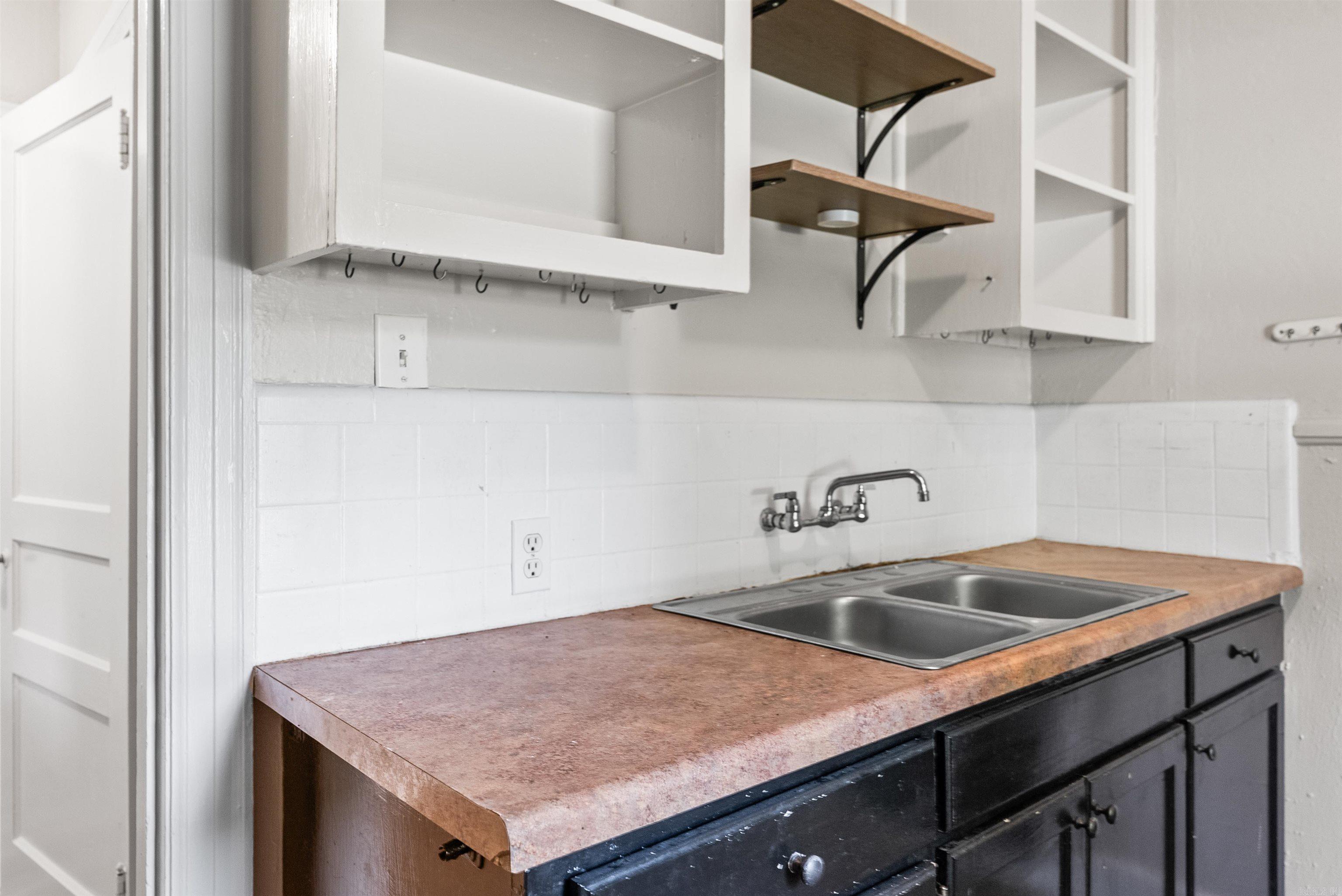 5617 Lee Property Photo 21