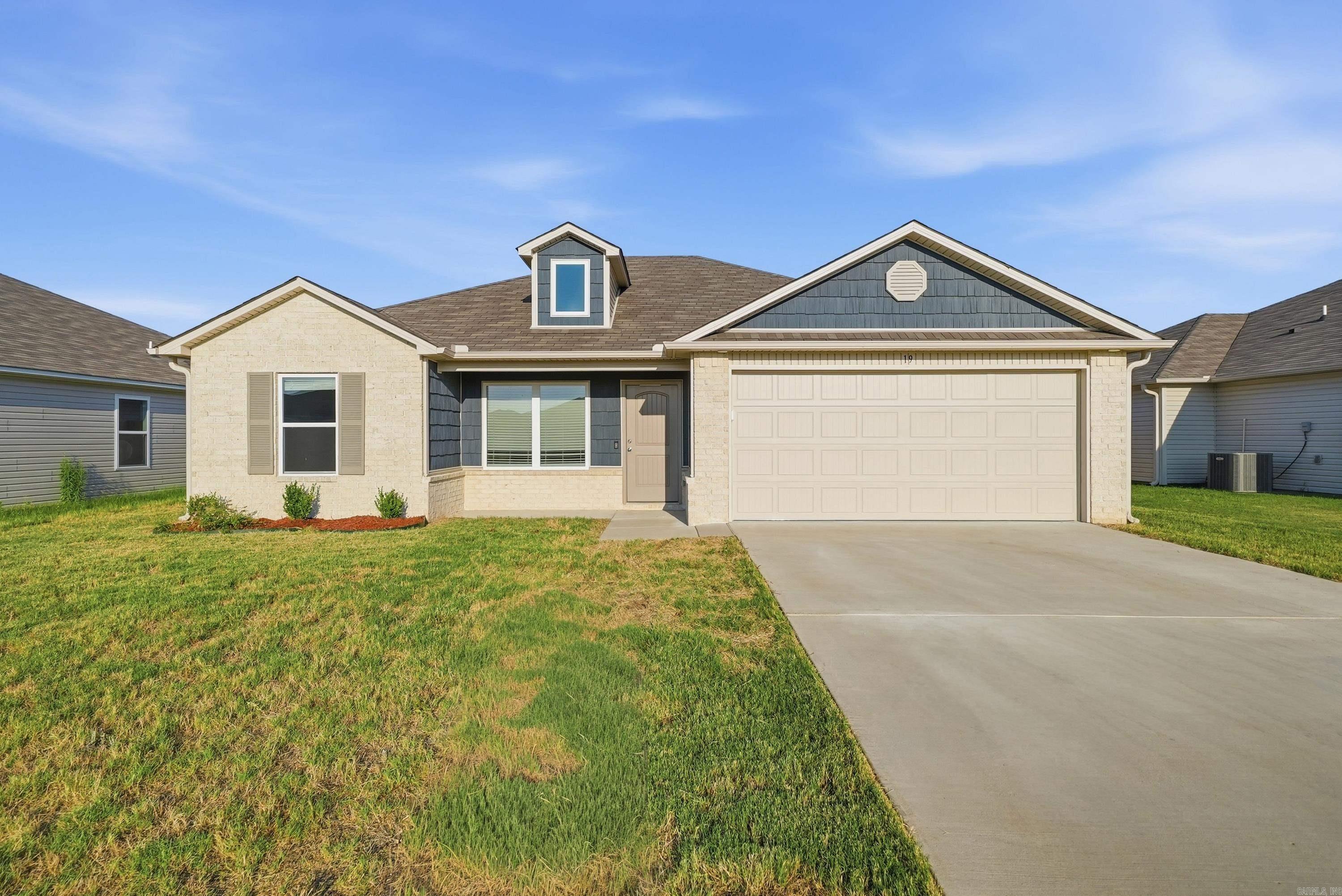 19 Farmhouse Circle Property Photo 1