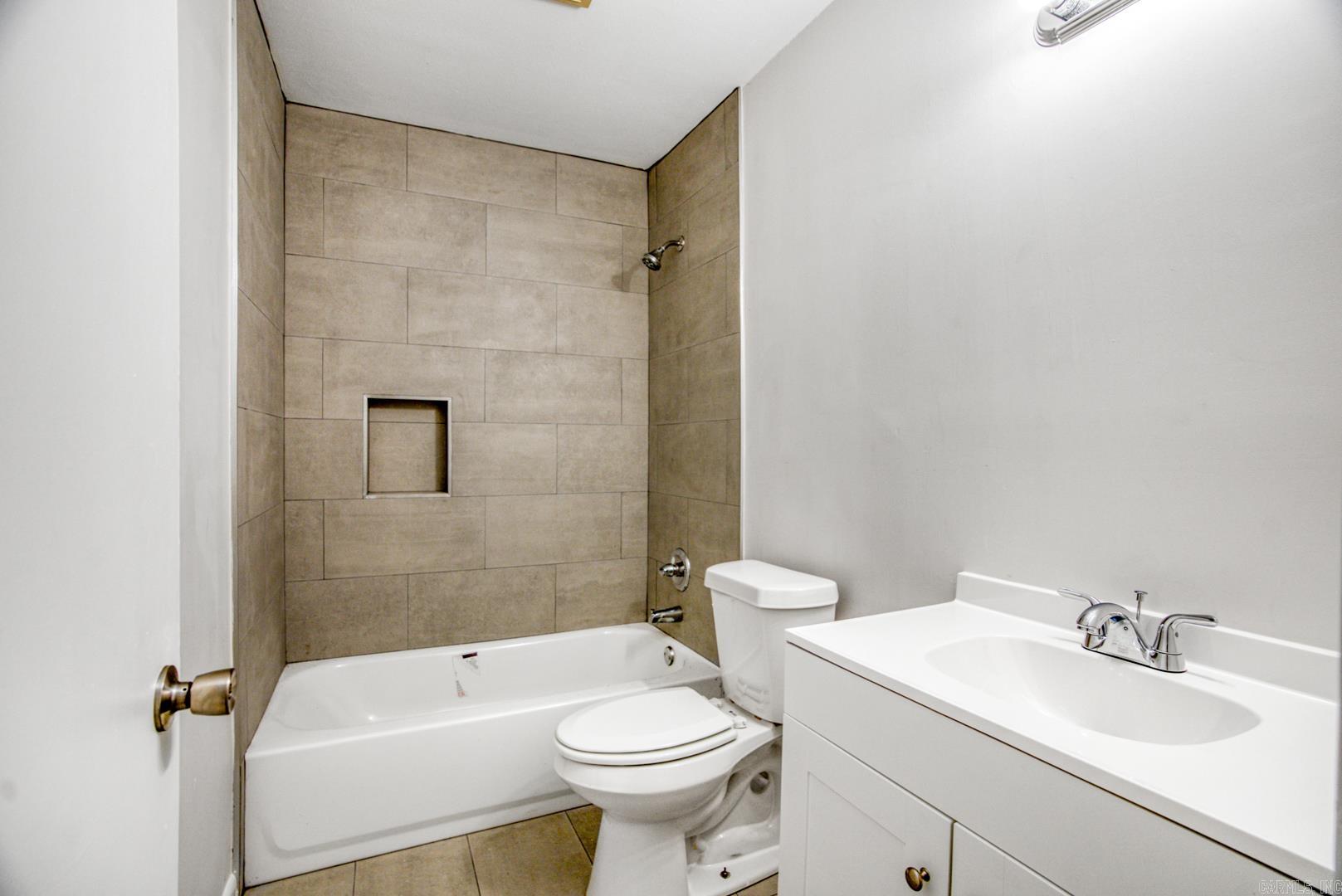 101 Pine Forest F24 Property Photo 22