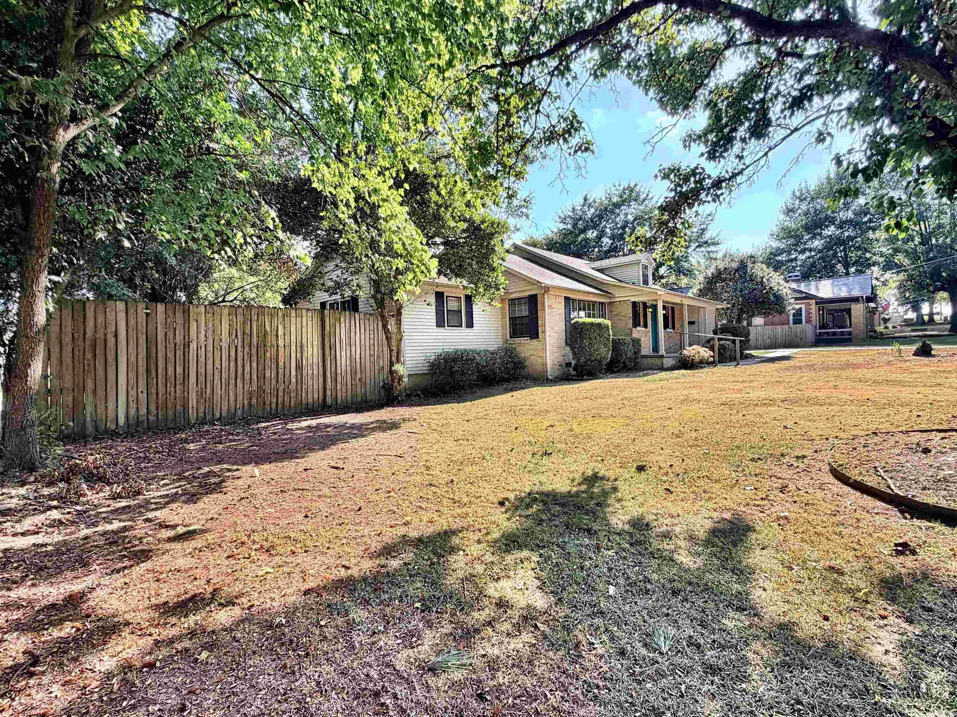 303 E Conway Street Property Photo 2
