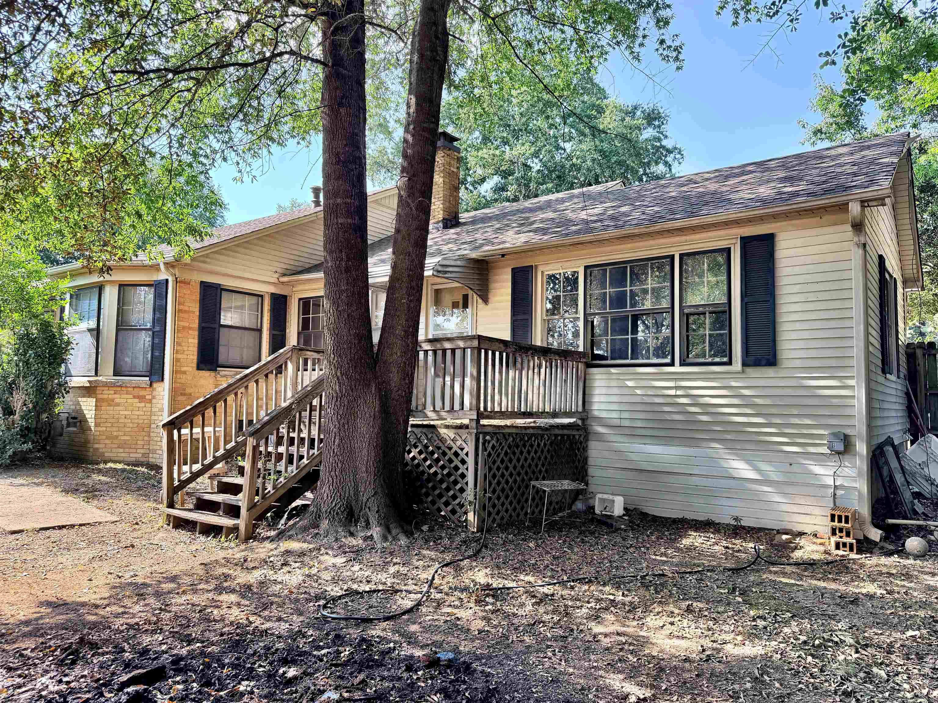 303 E Conway Street Property Photo 6